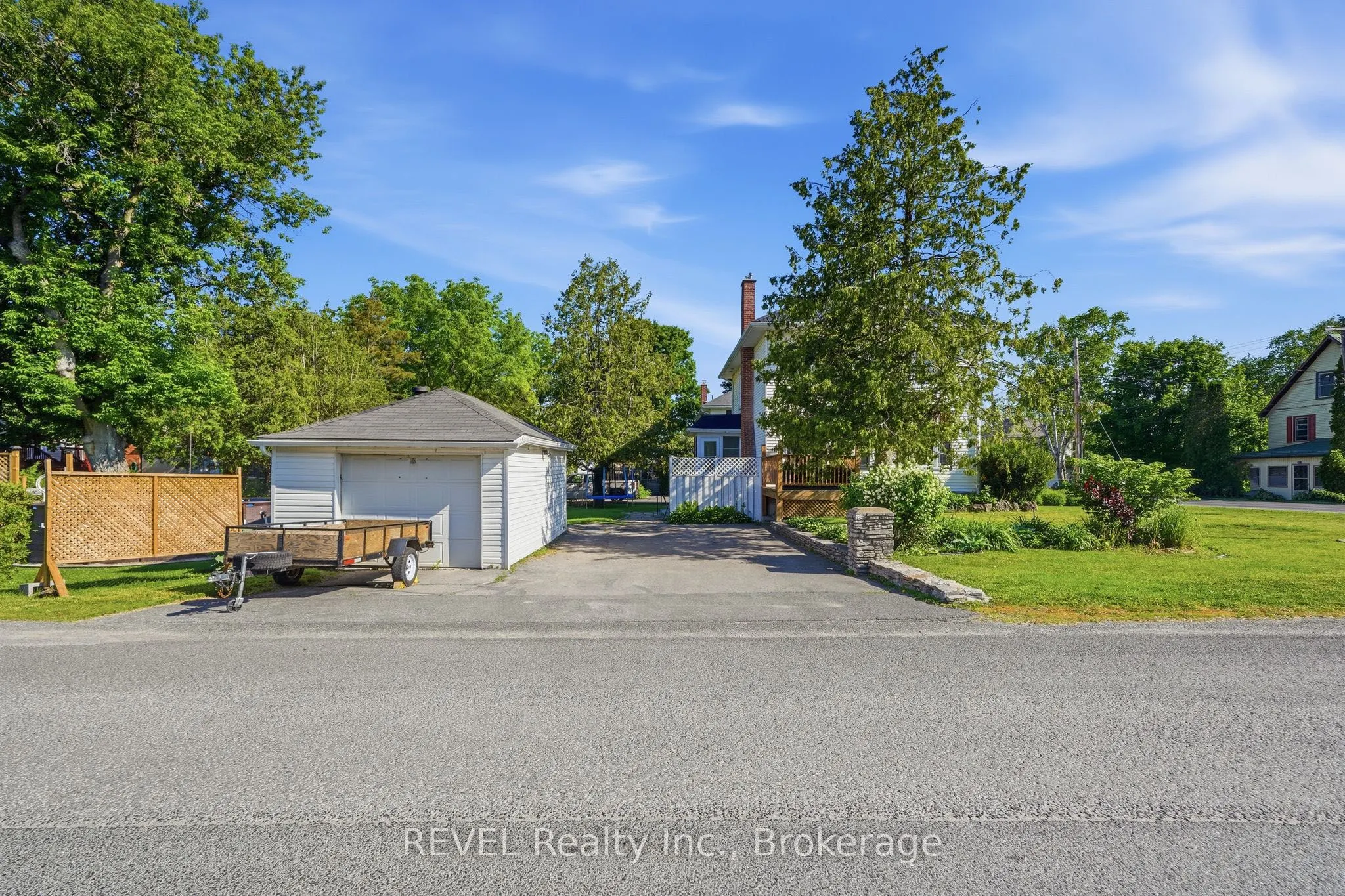 39 Trent Street N