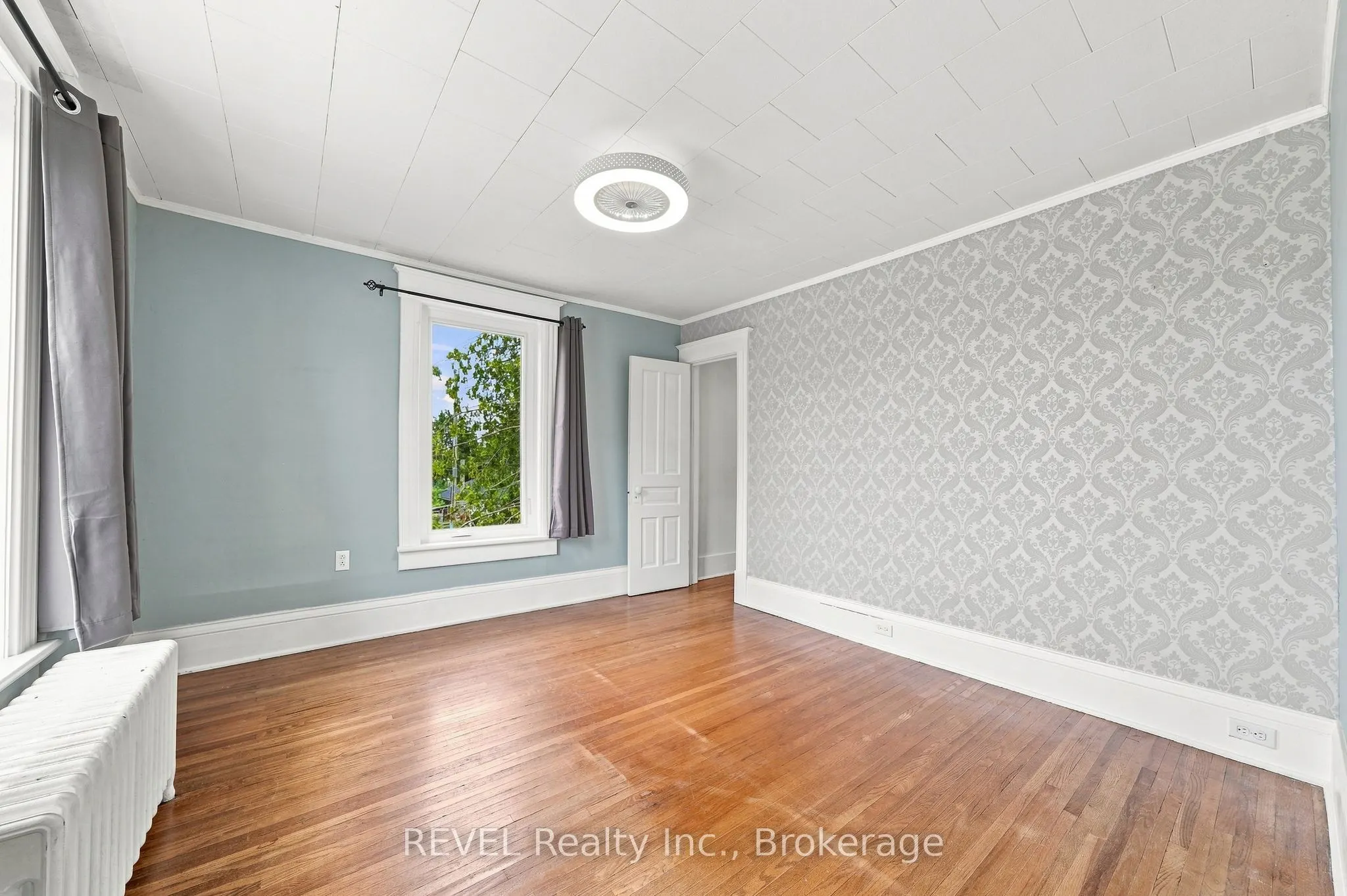 39 Trent Street N