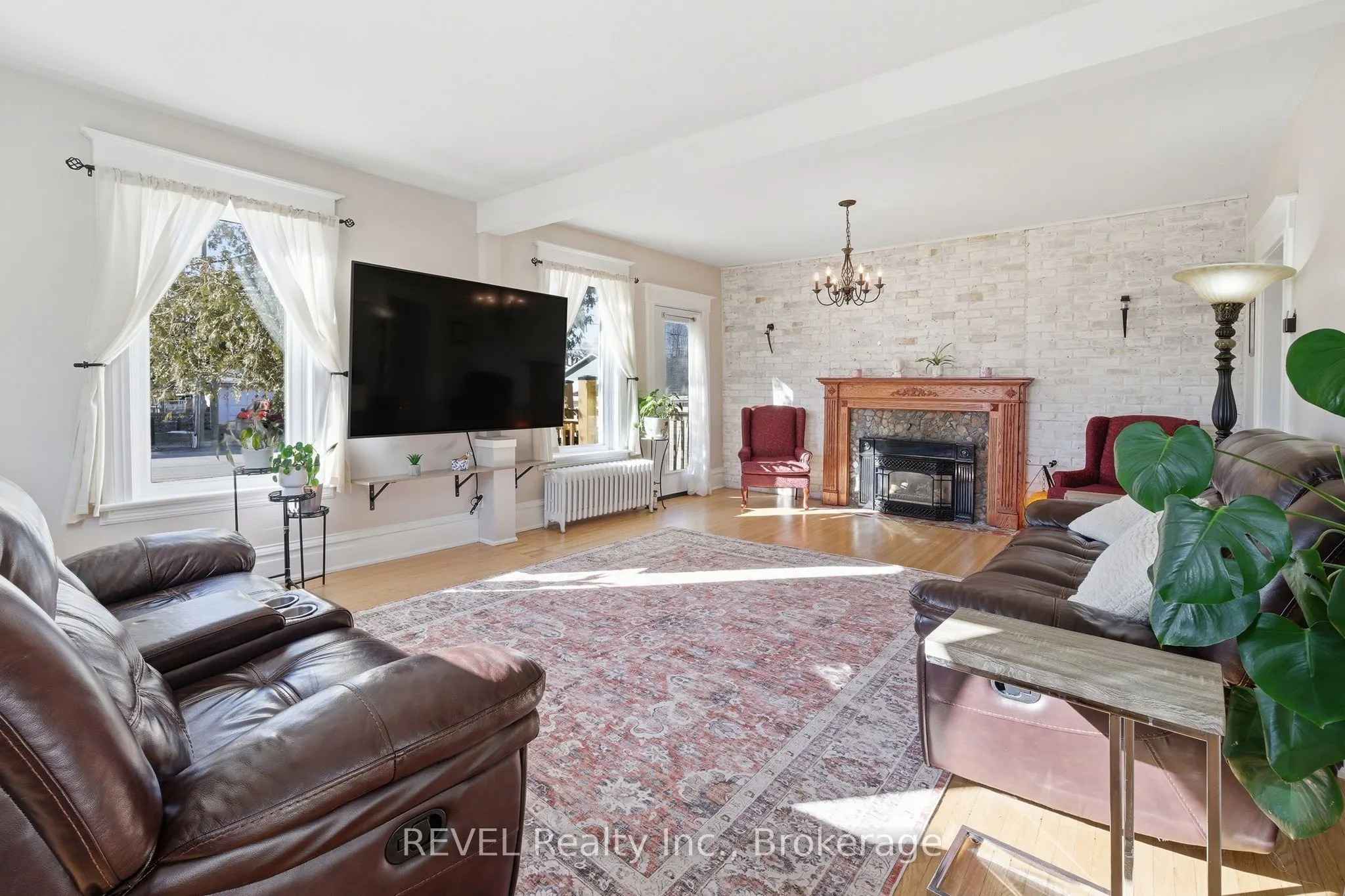 39 Trent Street N
