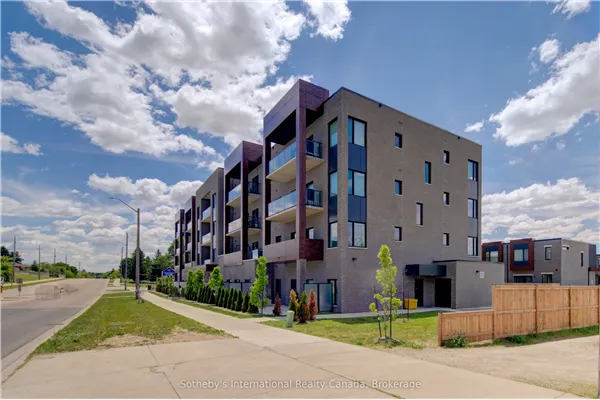 408 Dundas Street S