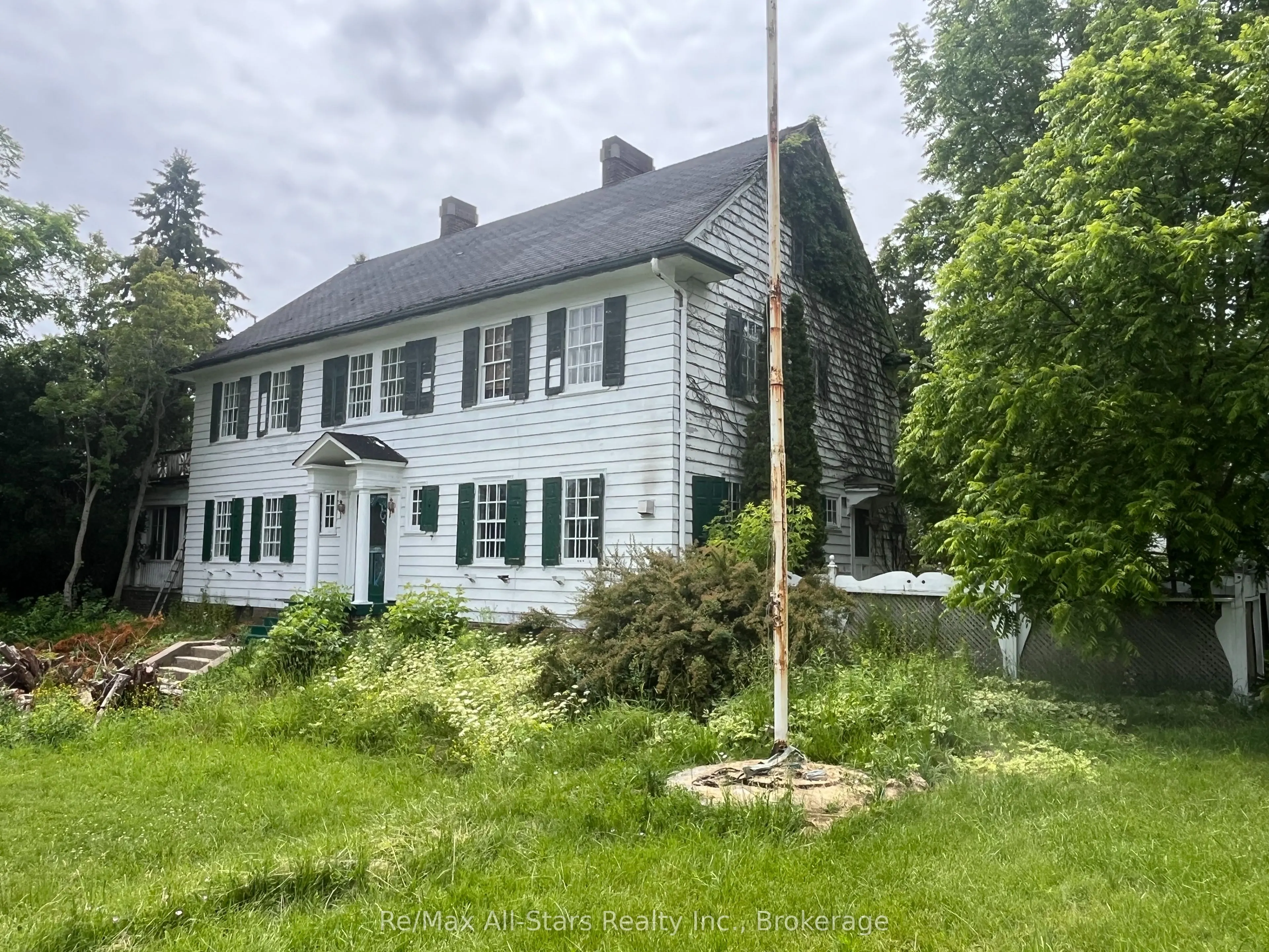 173 Lindsay Street S