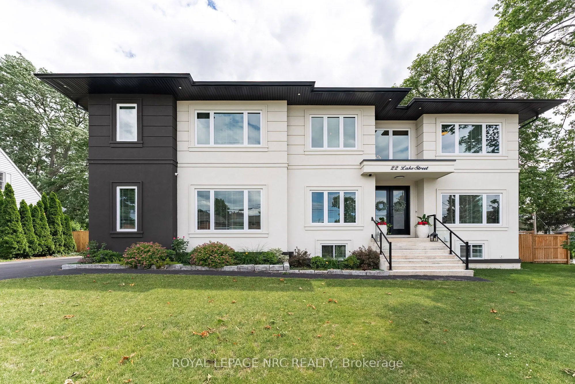22 LAKE Street