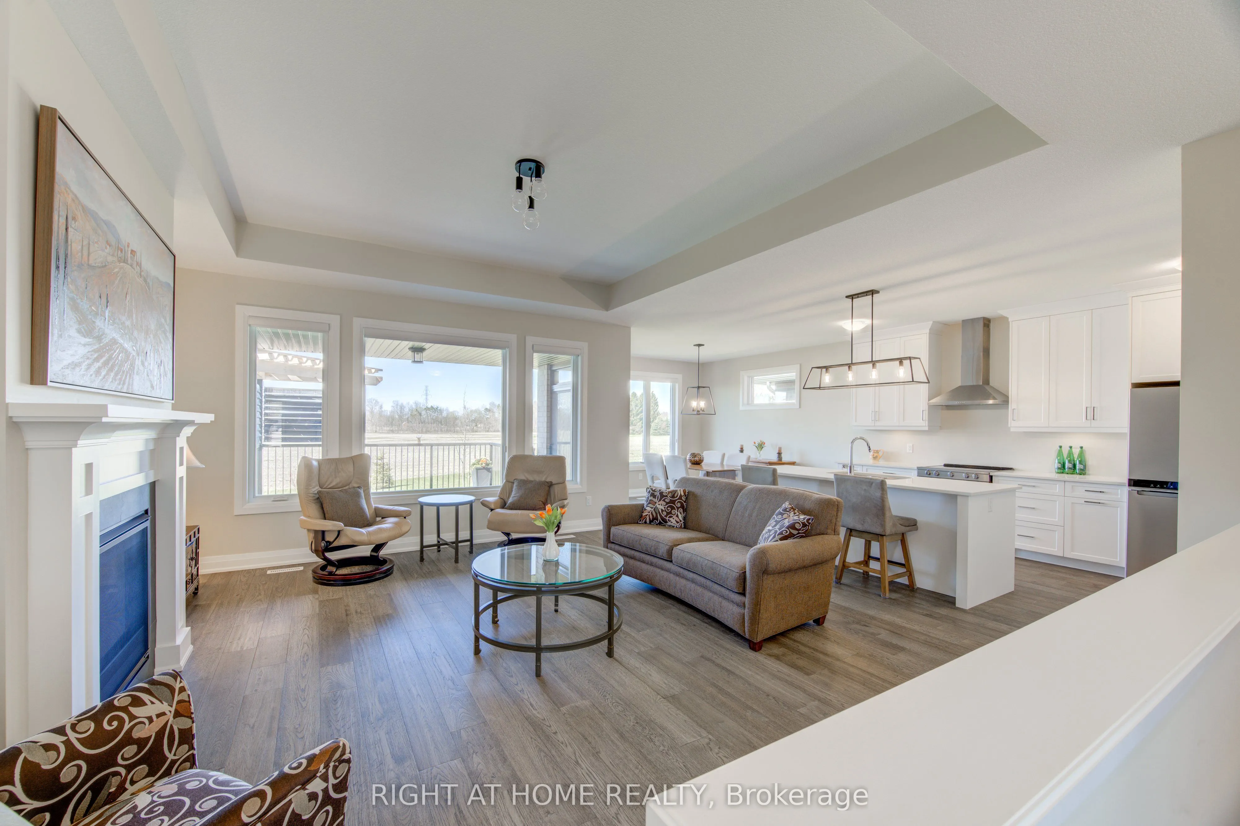 2043 LOCKWOOD Crescent