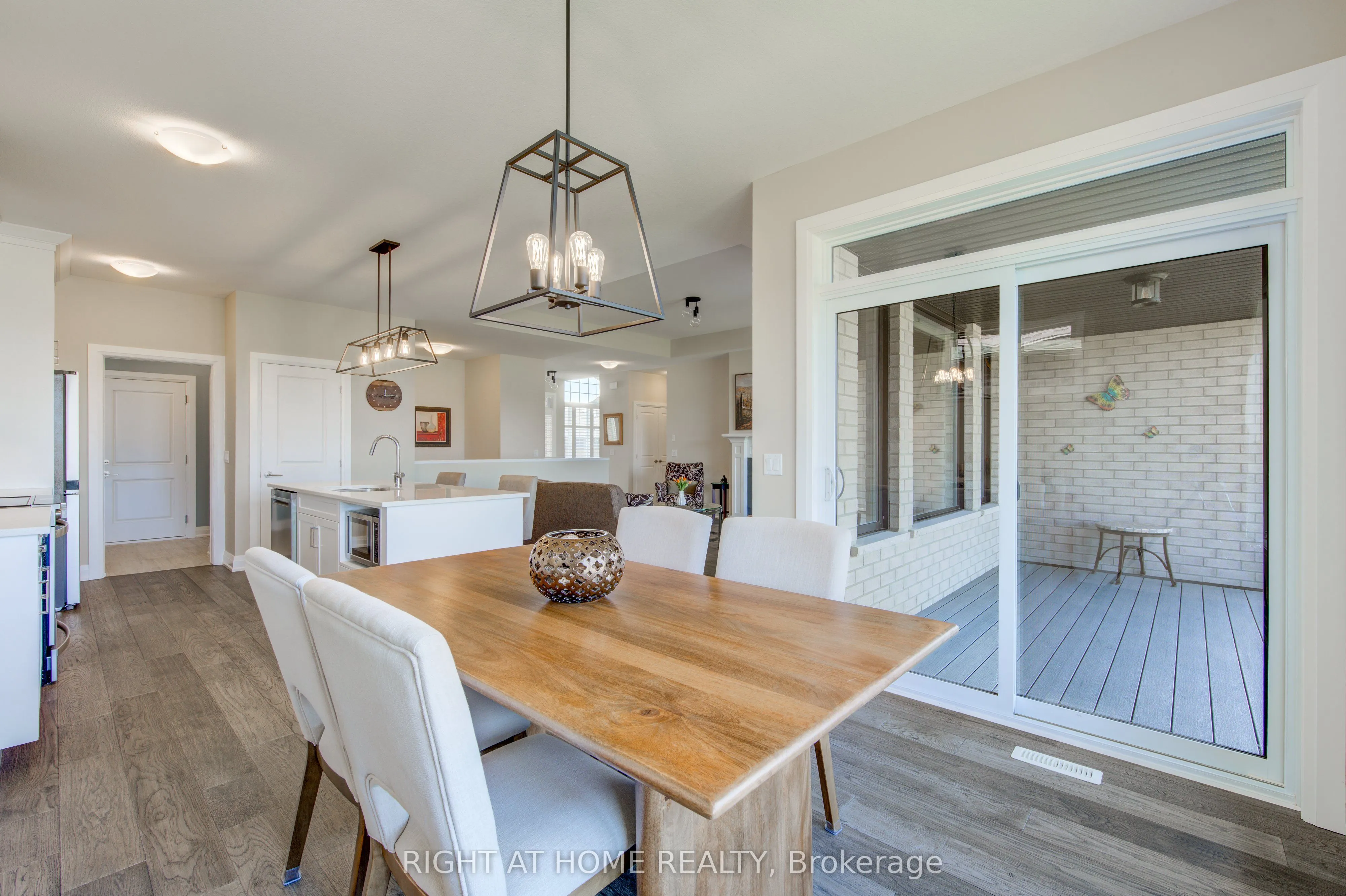 2043 LOCKWOOD Crescent