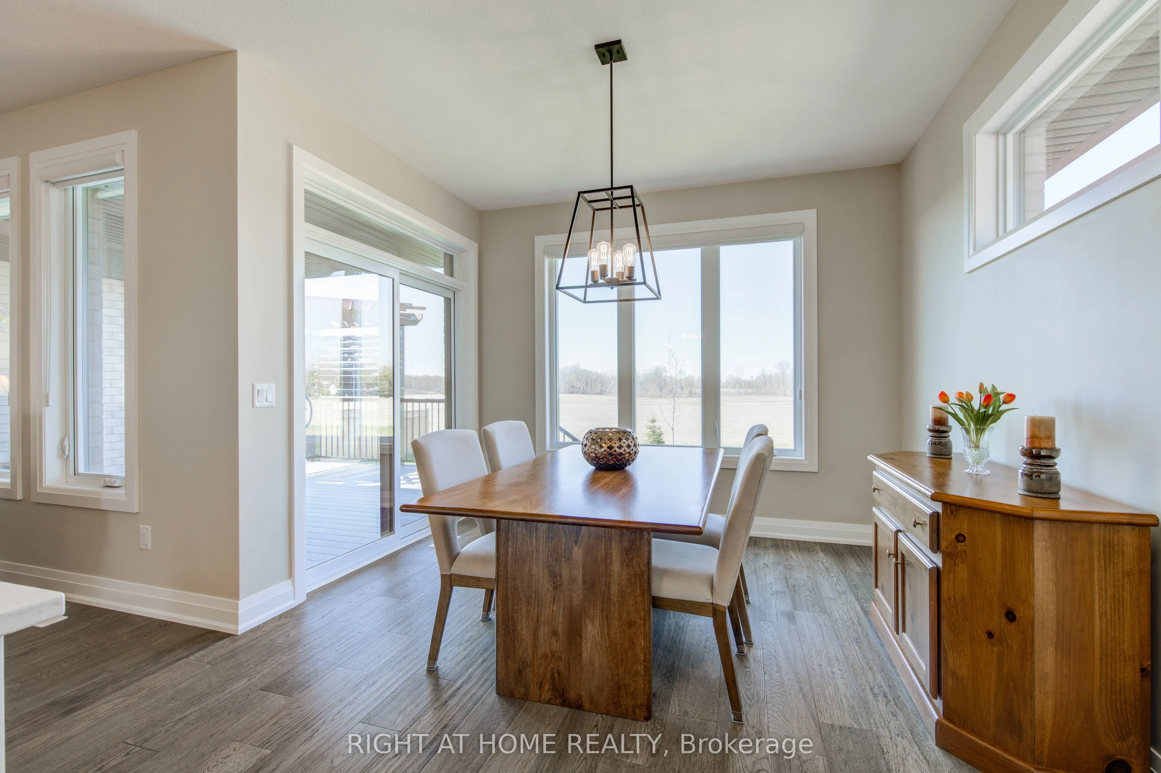 2043 LOCKWOOD Crescent