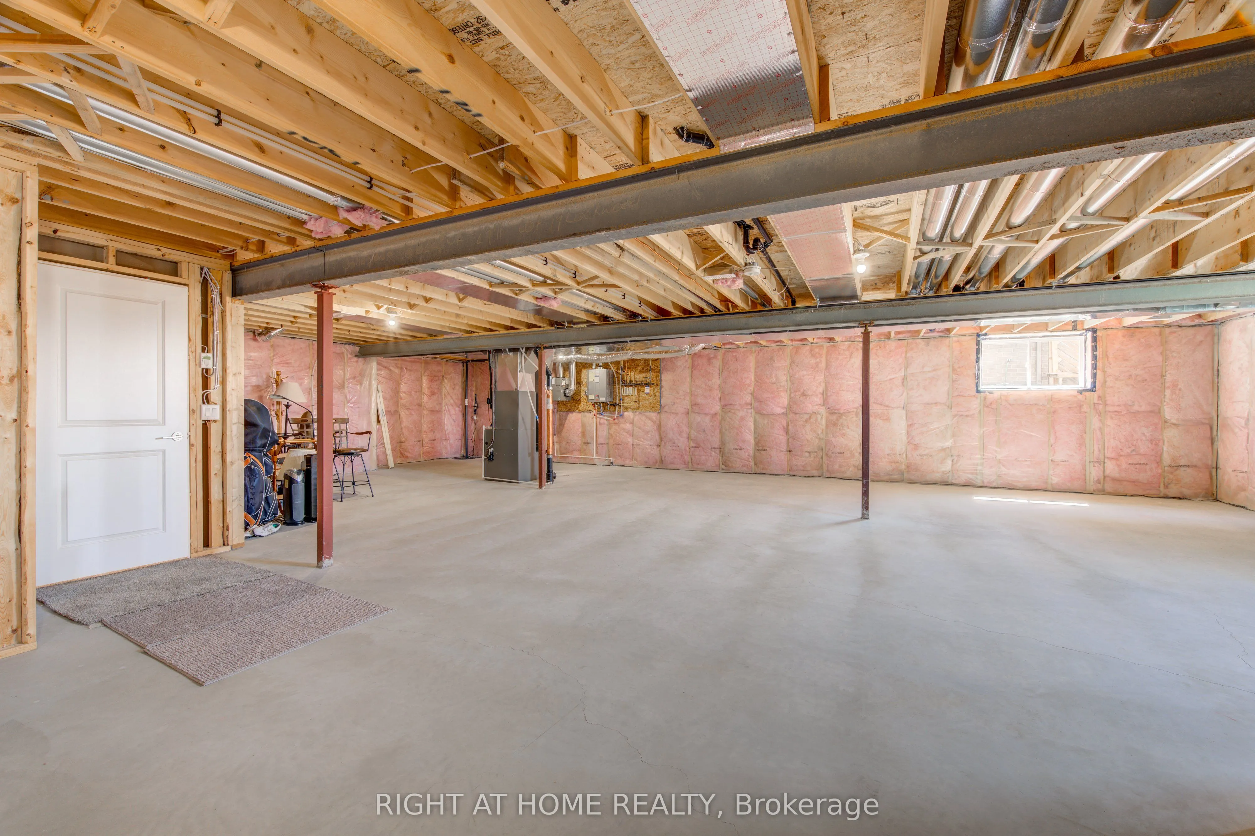 2043 LOCKWOOD Crescent