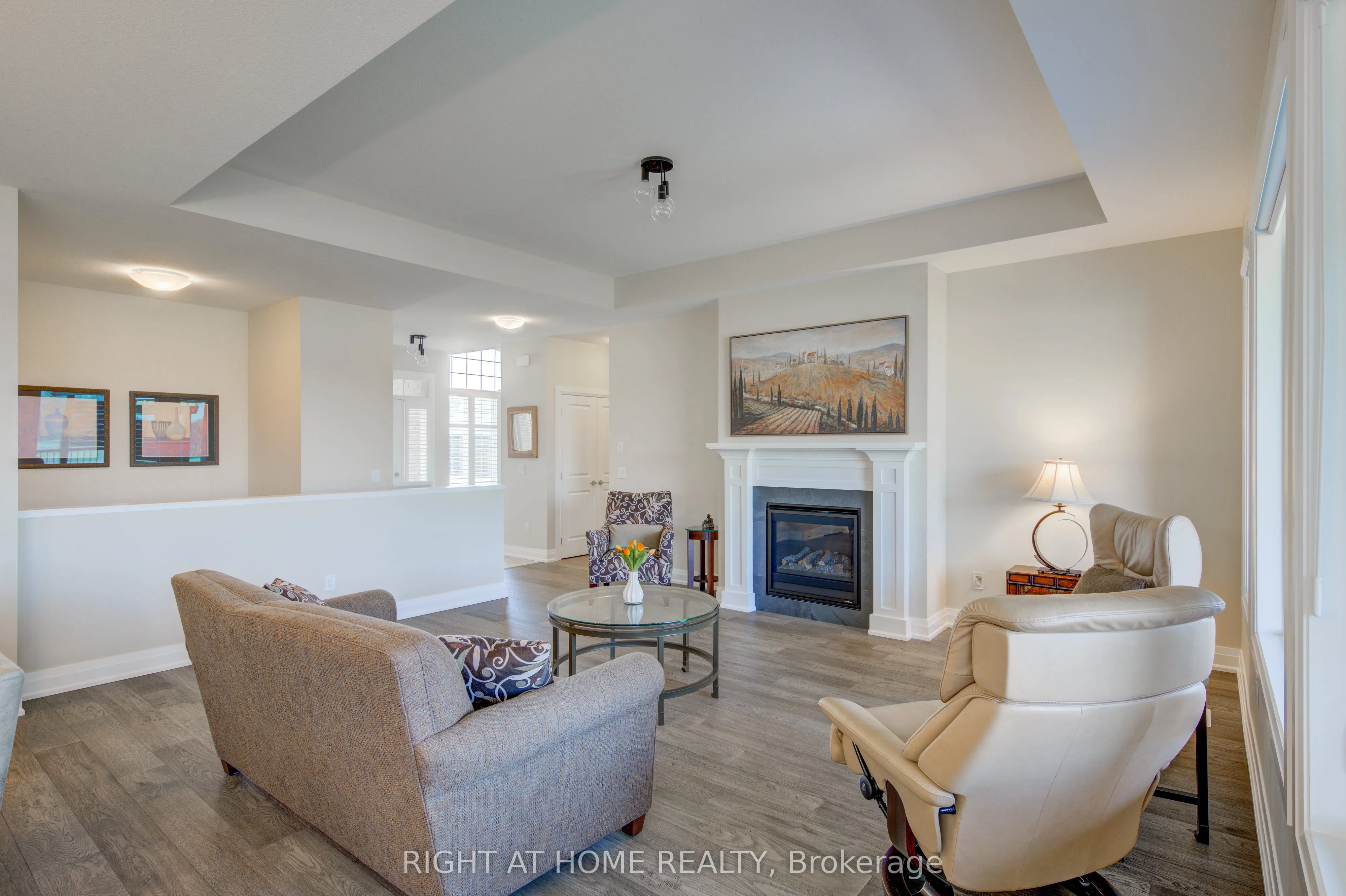 2043 LOCKWOOD Crescent