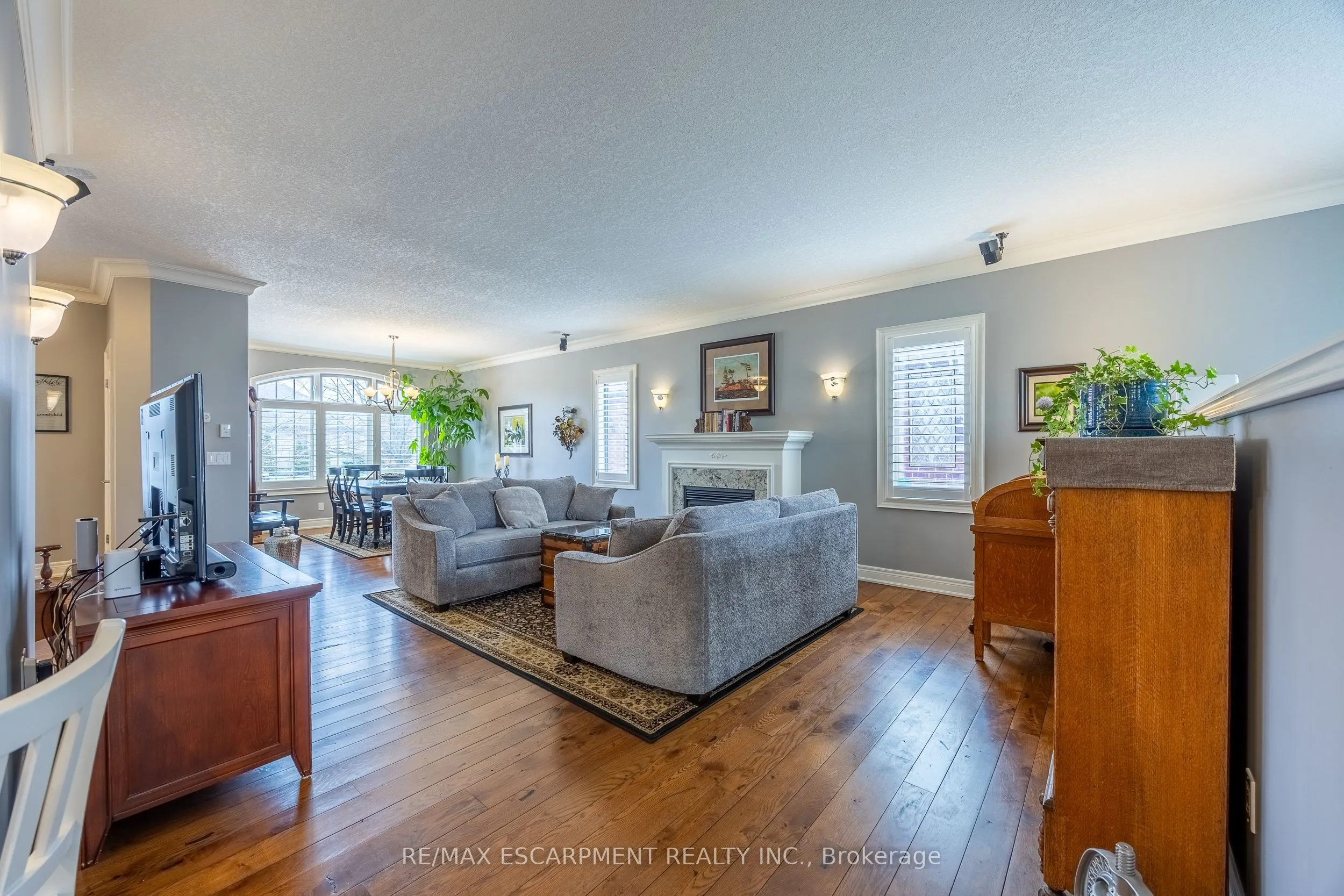 122 Don Jon Boulevard