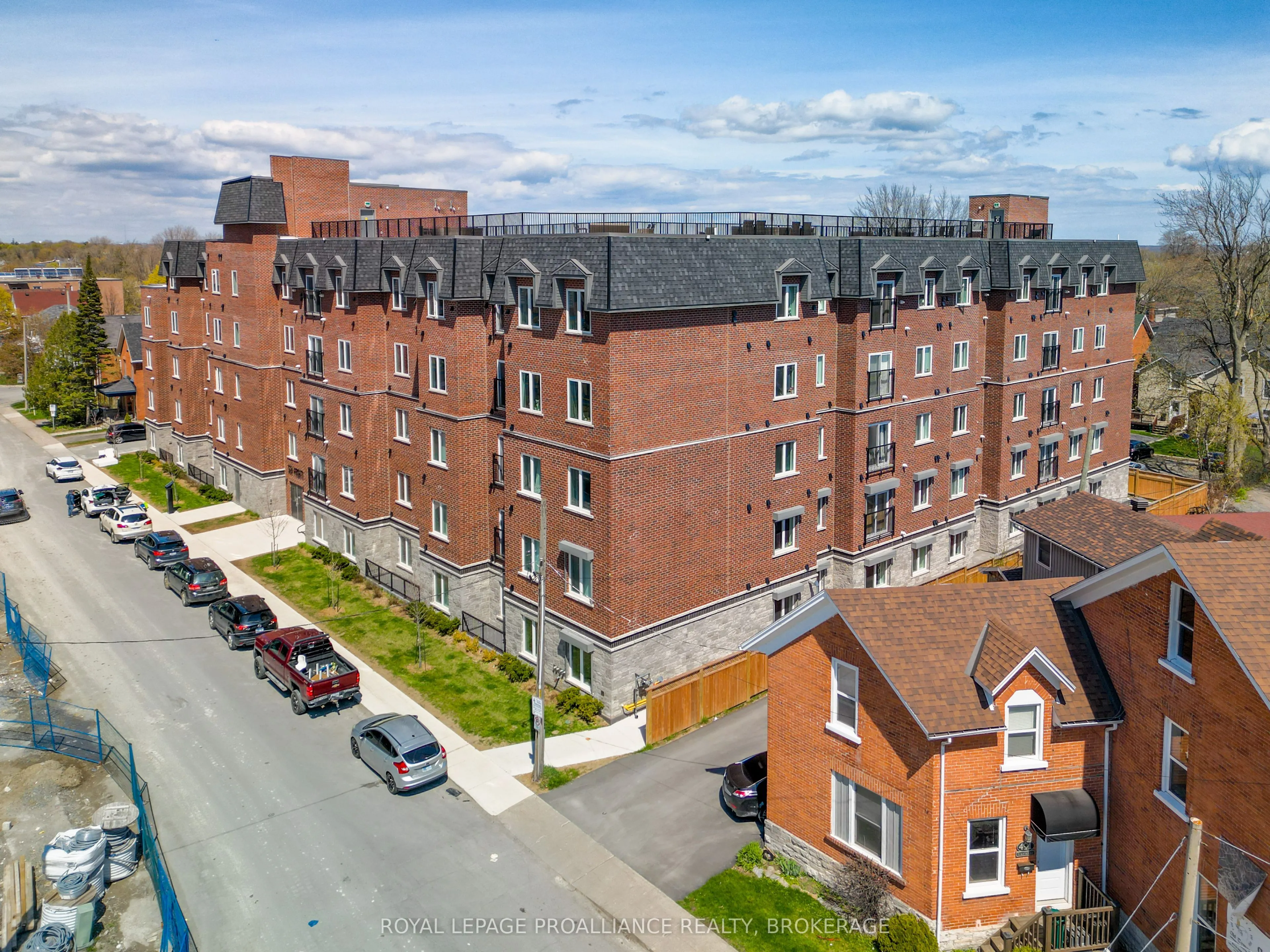 501 Frontenac Street #502