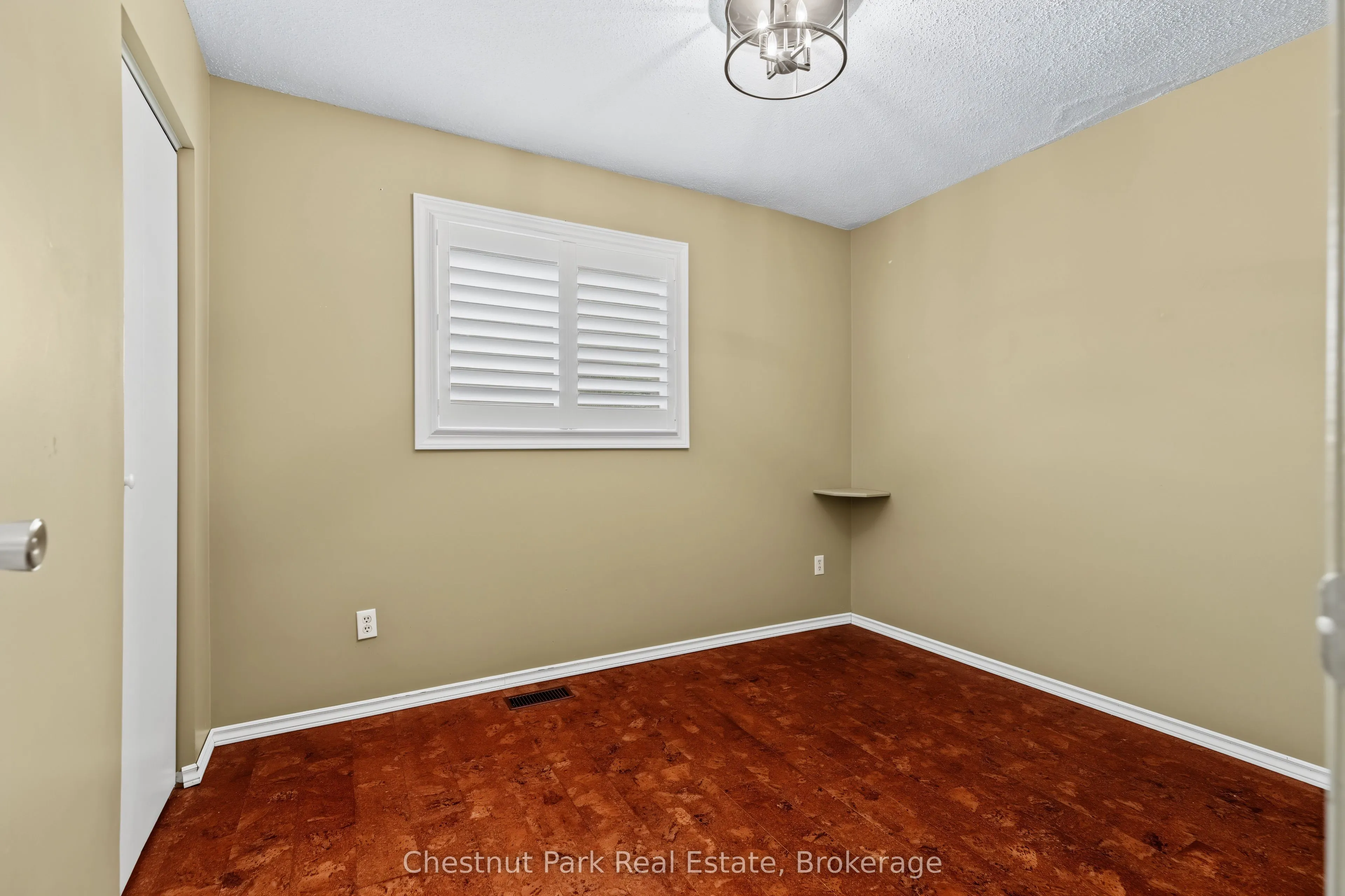 280 8th Avenue E