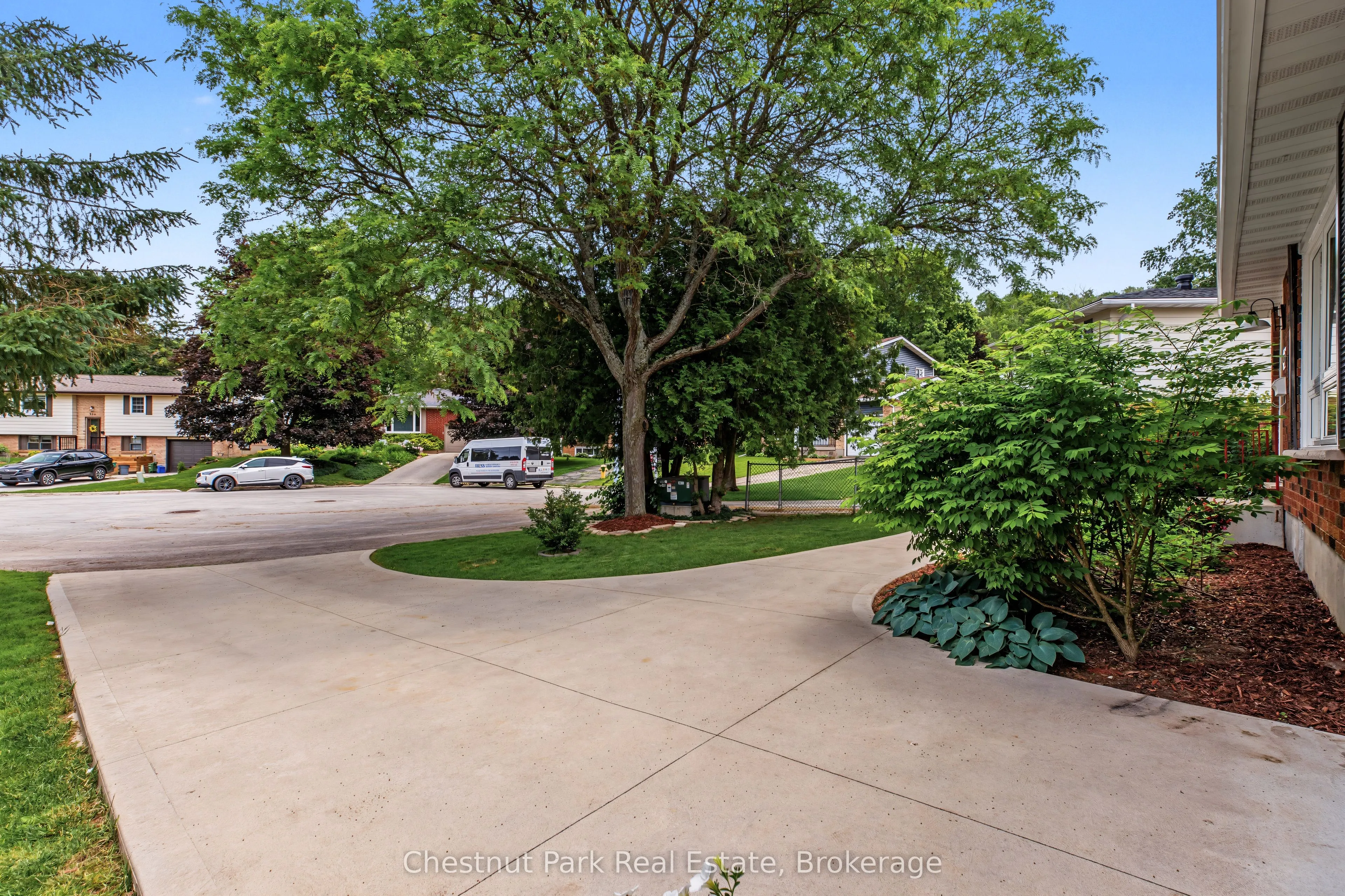 280 8th Avenue E