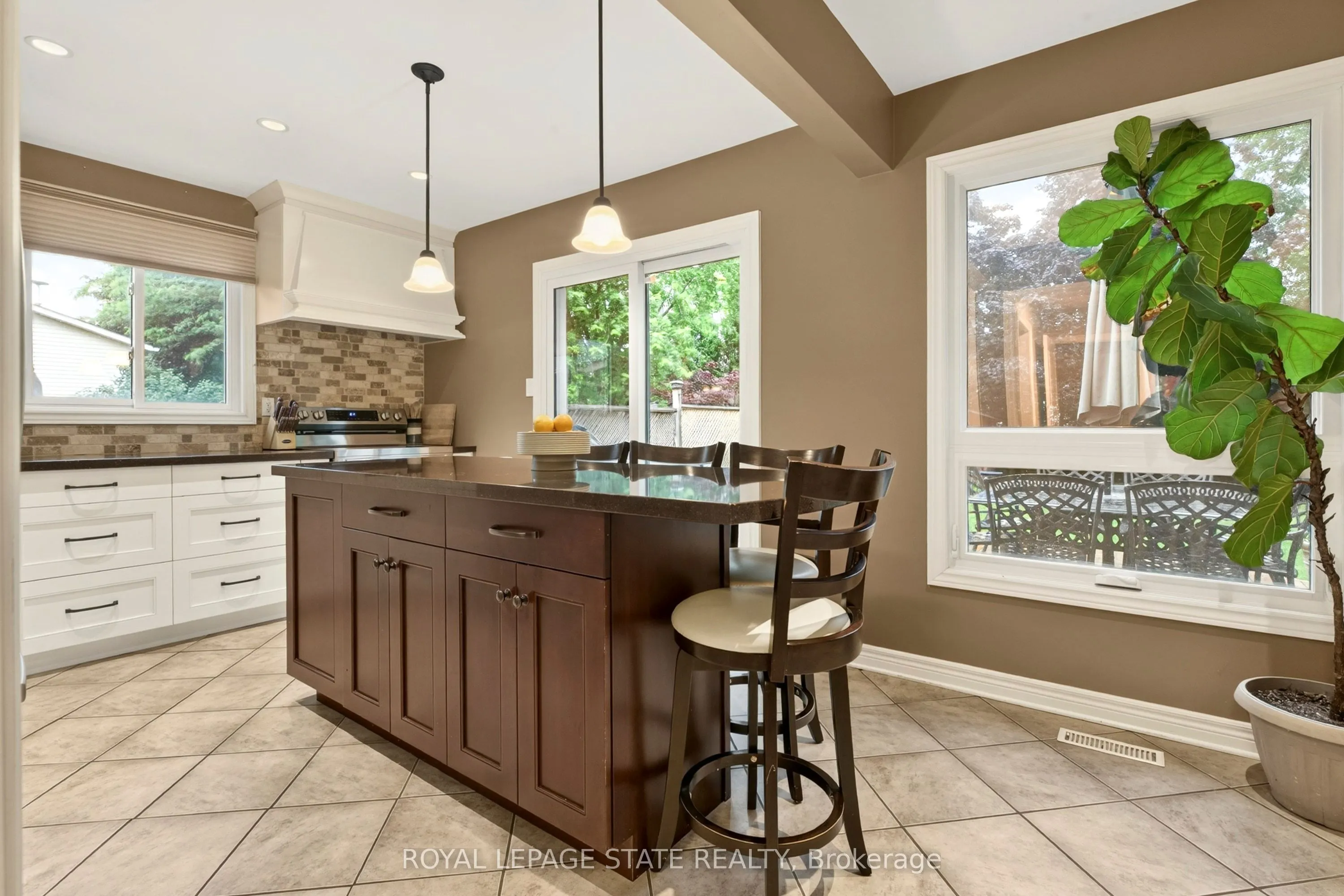 4507 Ivy Gardens Crescent