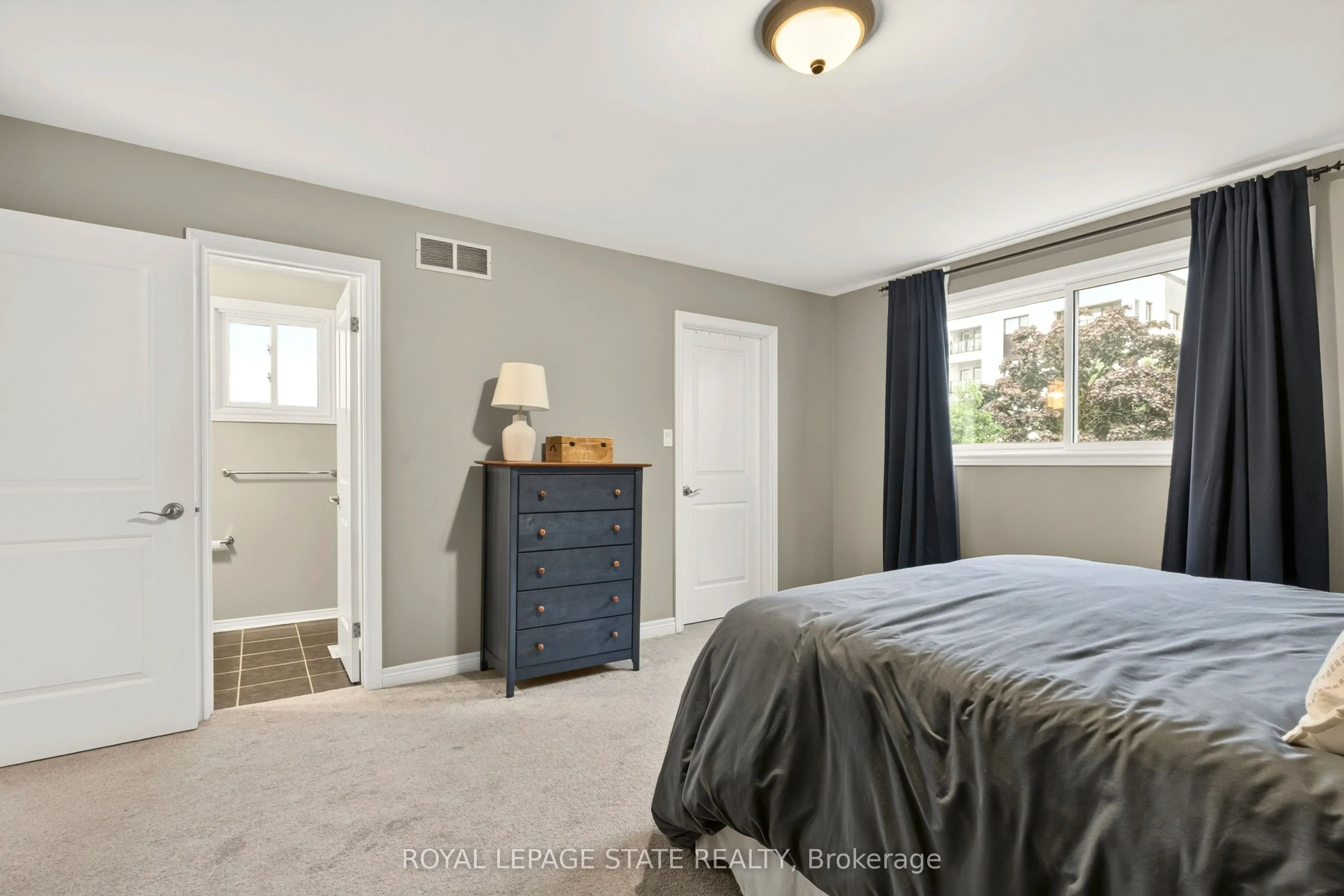 4507 Ivy Gardens Crescent