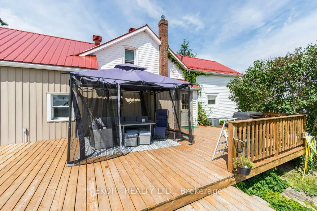 272 Coutts Road