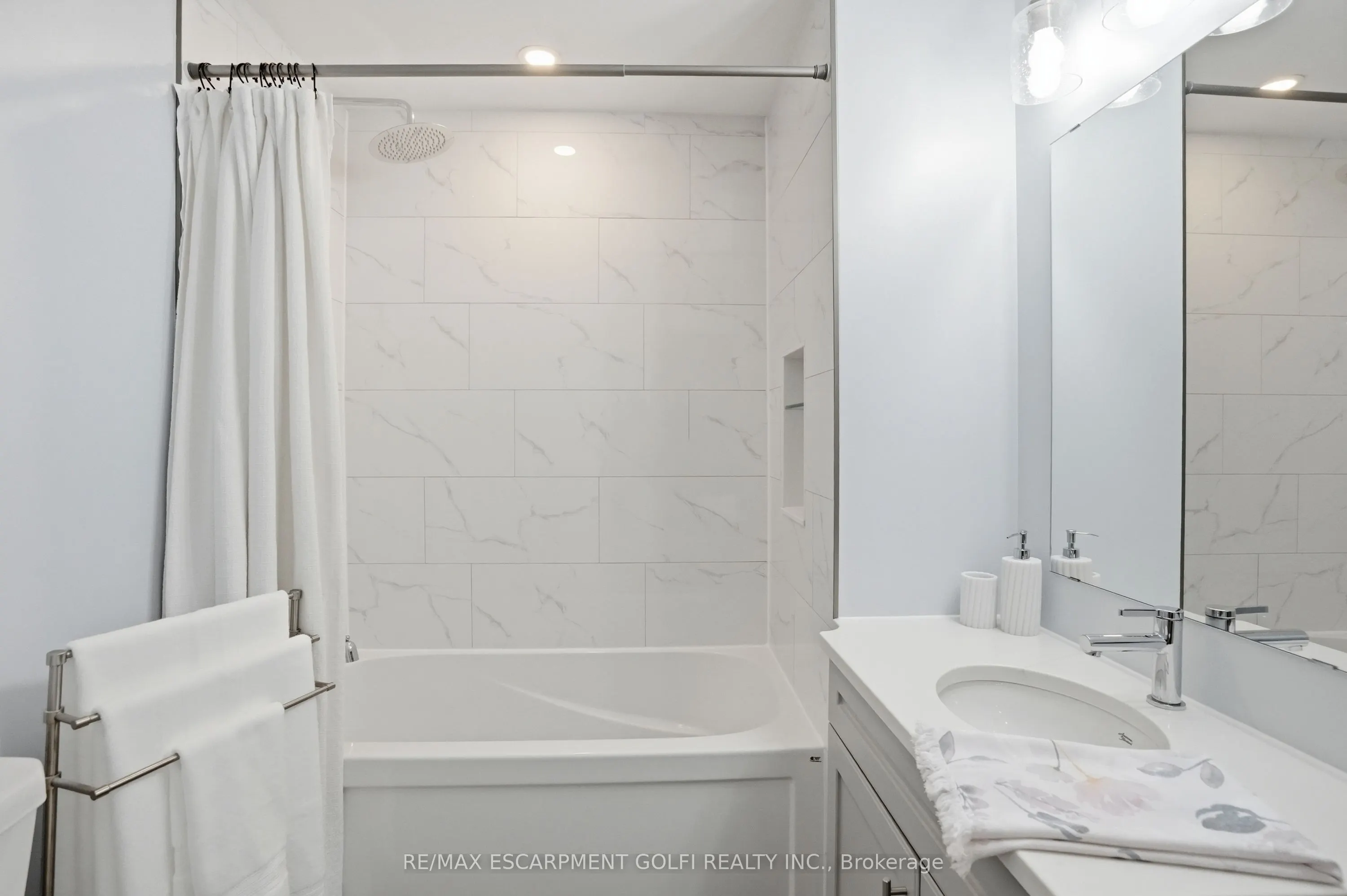 405 Merritt Street #8