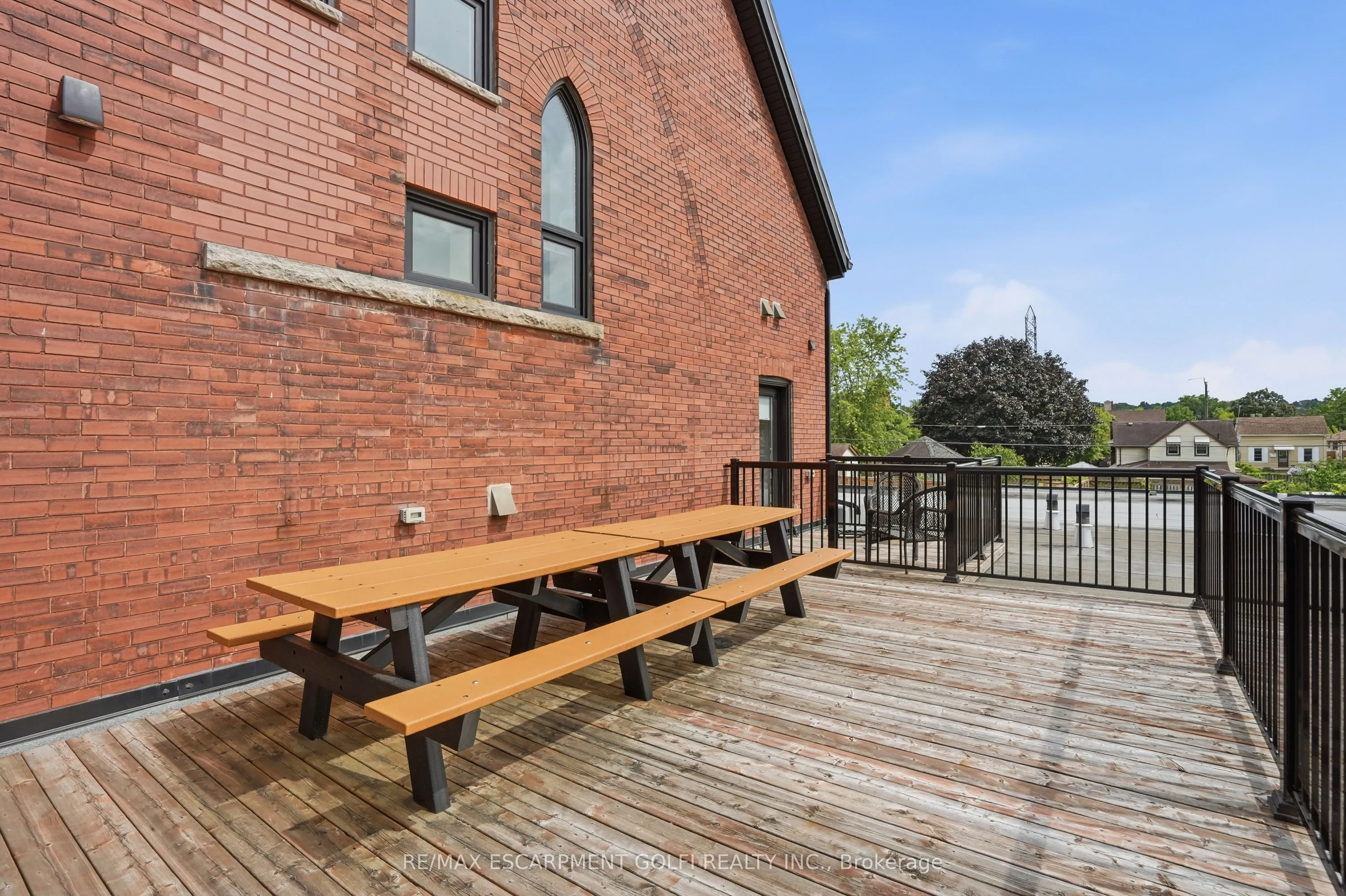 405 Merritt Street #8