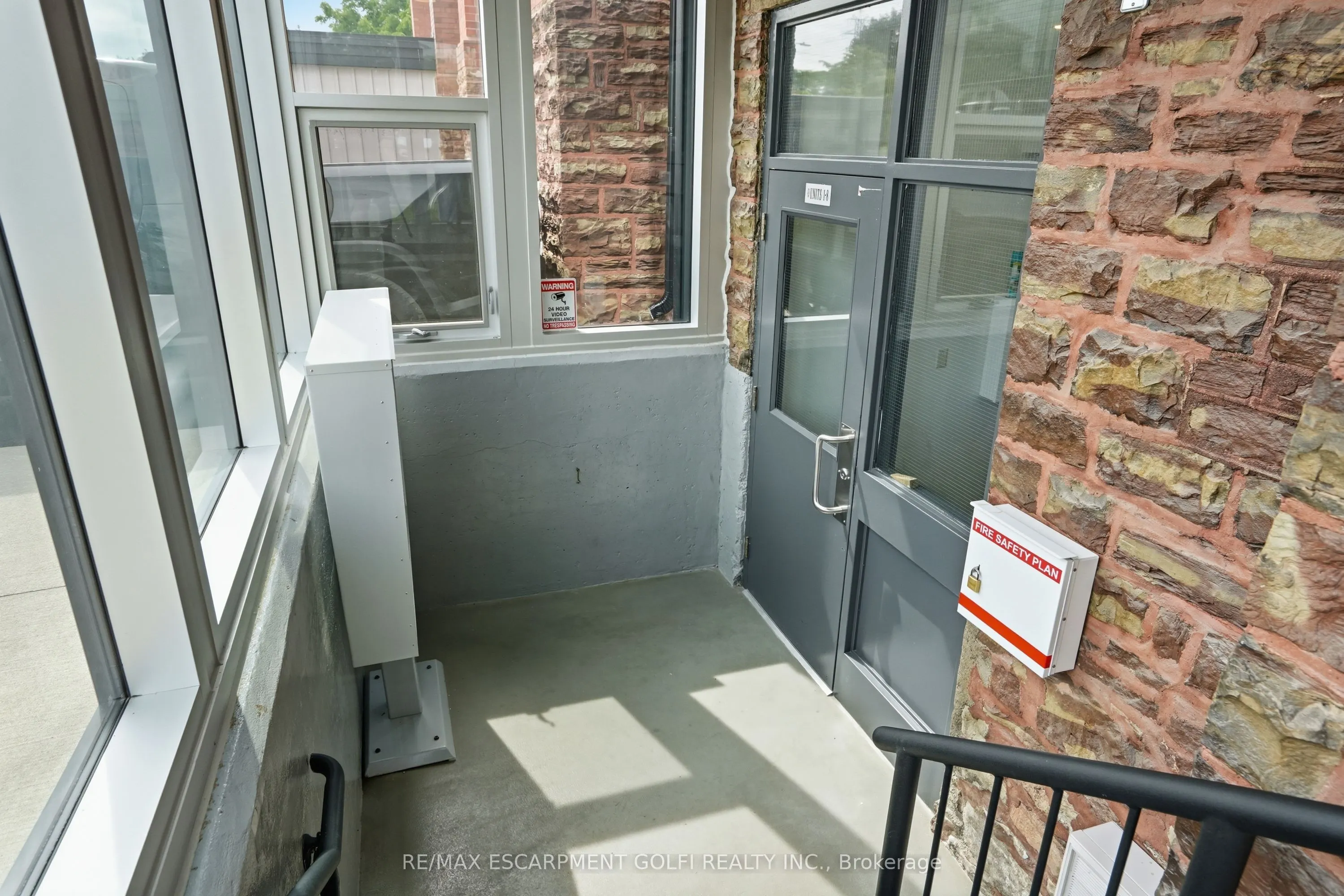 405 Merritt Street #8