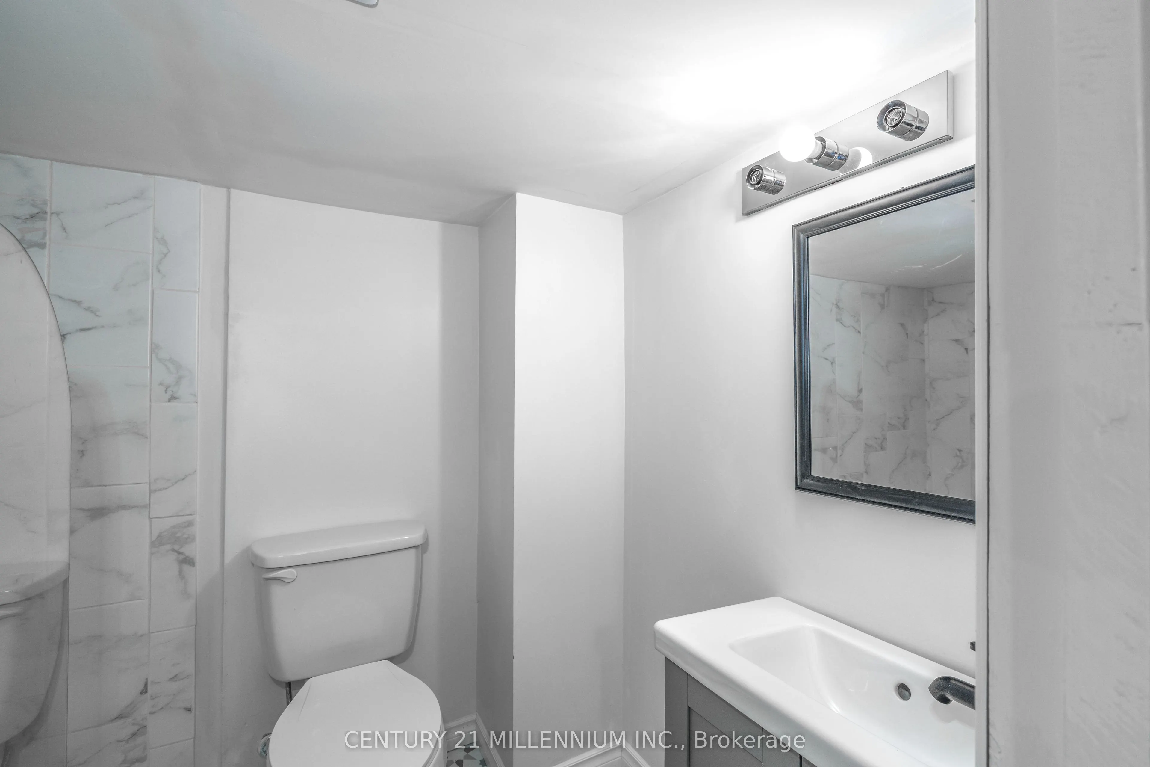 242 Balmoral Avenue N