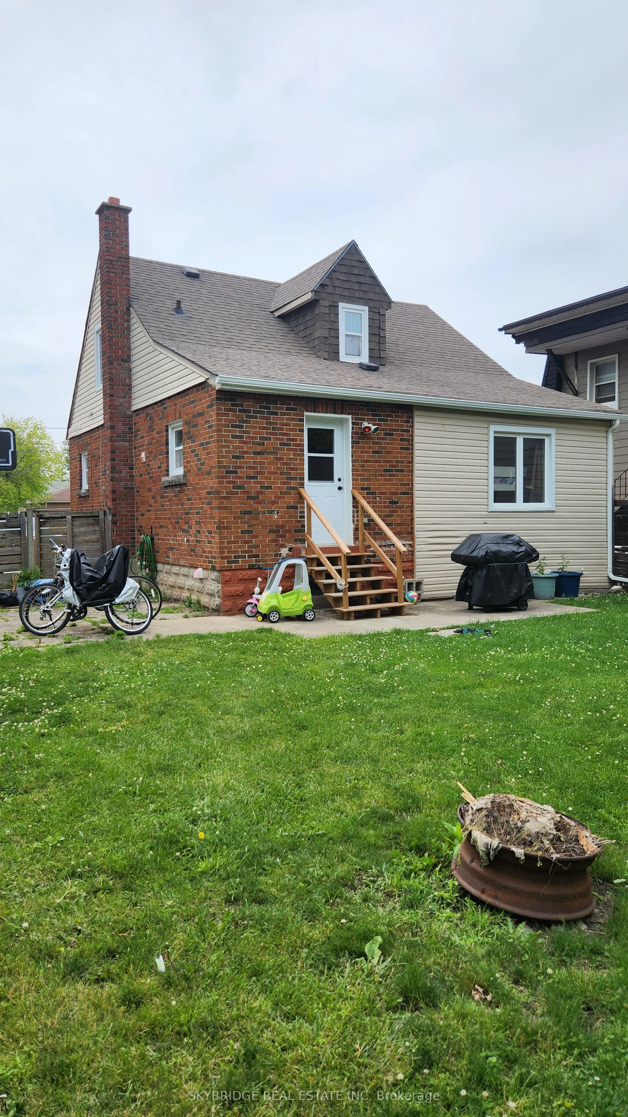 156 Knoll Street