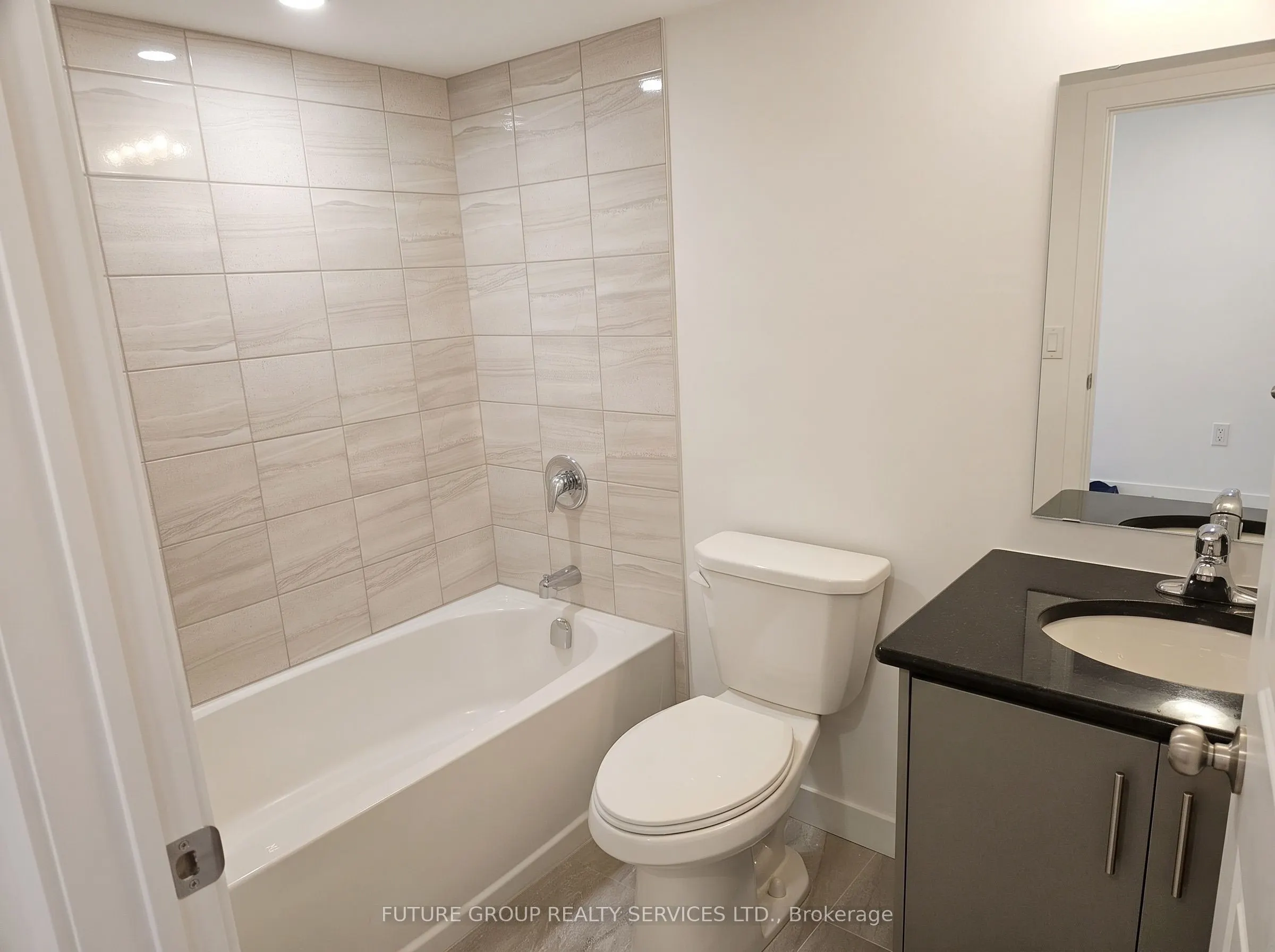 460 Dundas Street E #612