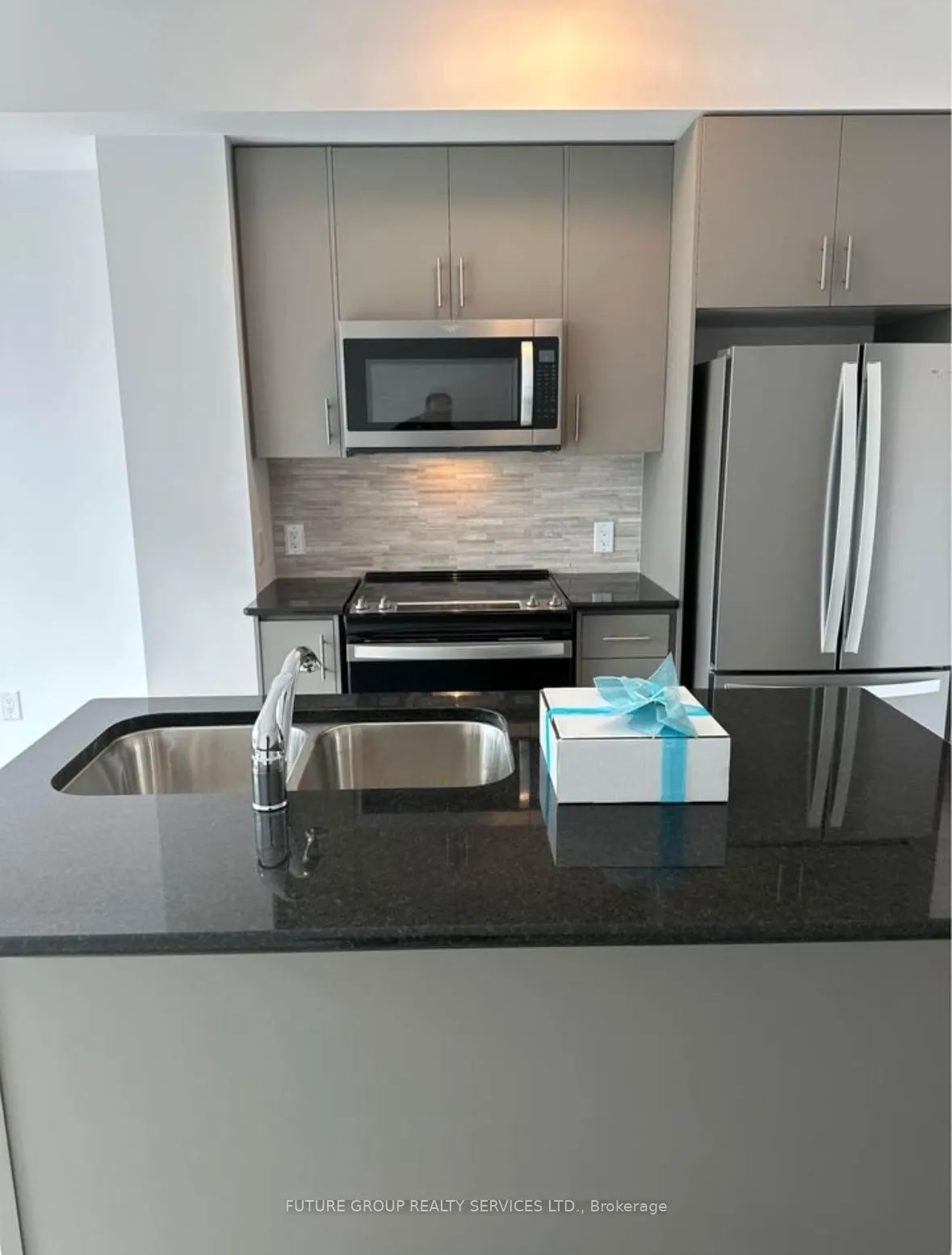 460 Dundas Street E #612