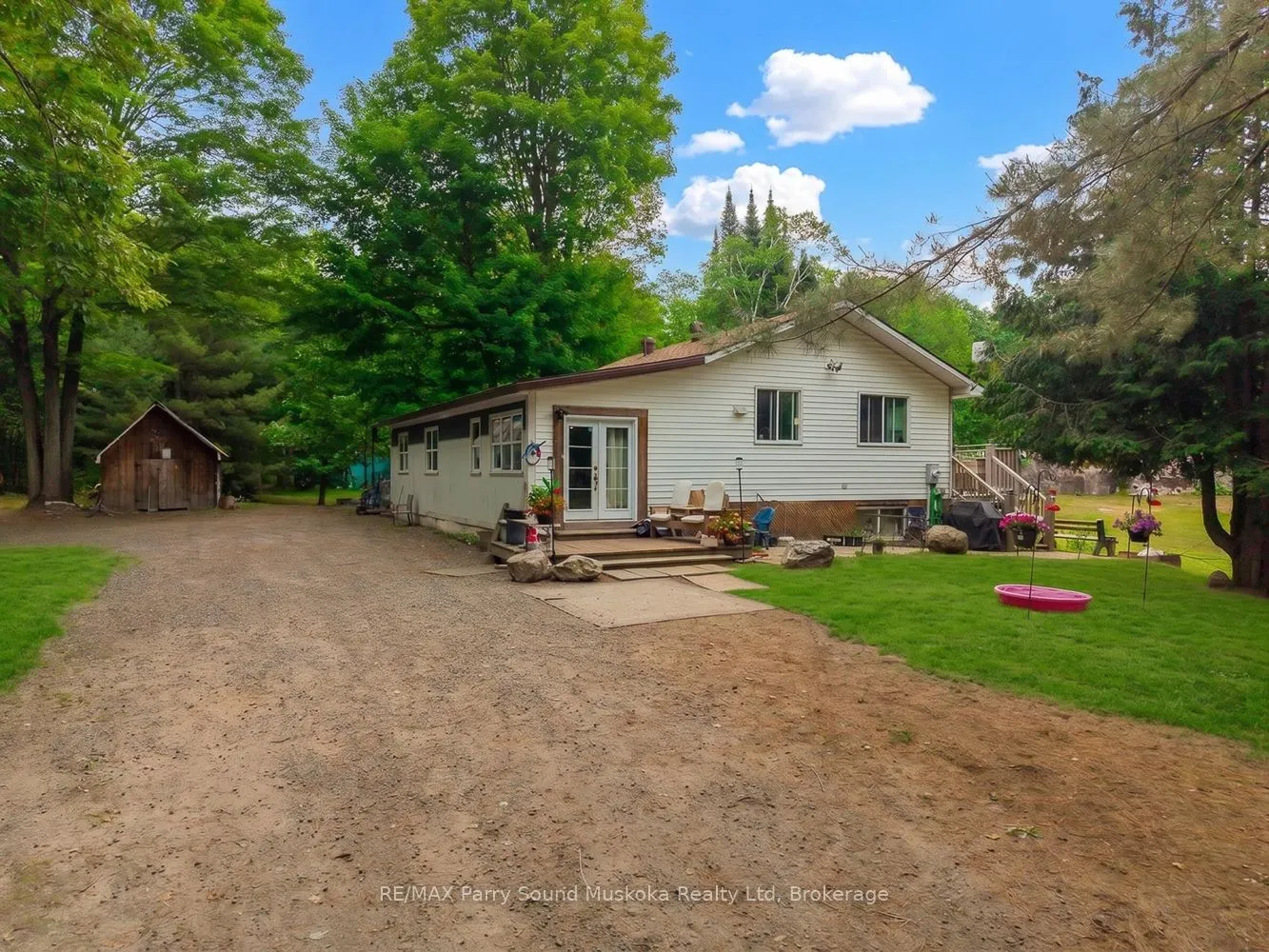 15 Toronto Lake Road