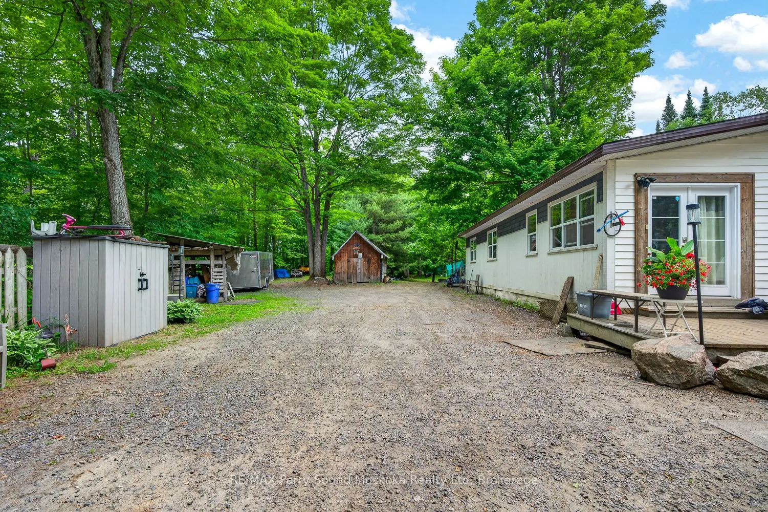 15 Toronto Lake Road