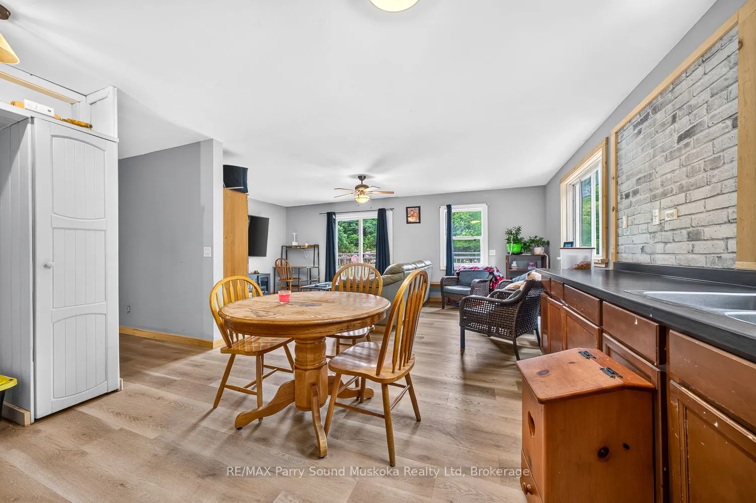 15 Toronto Lake Road