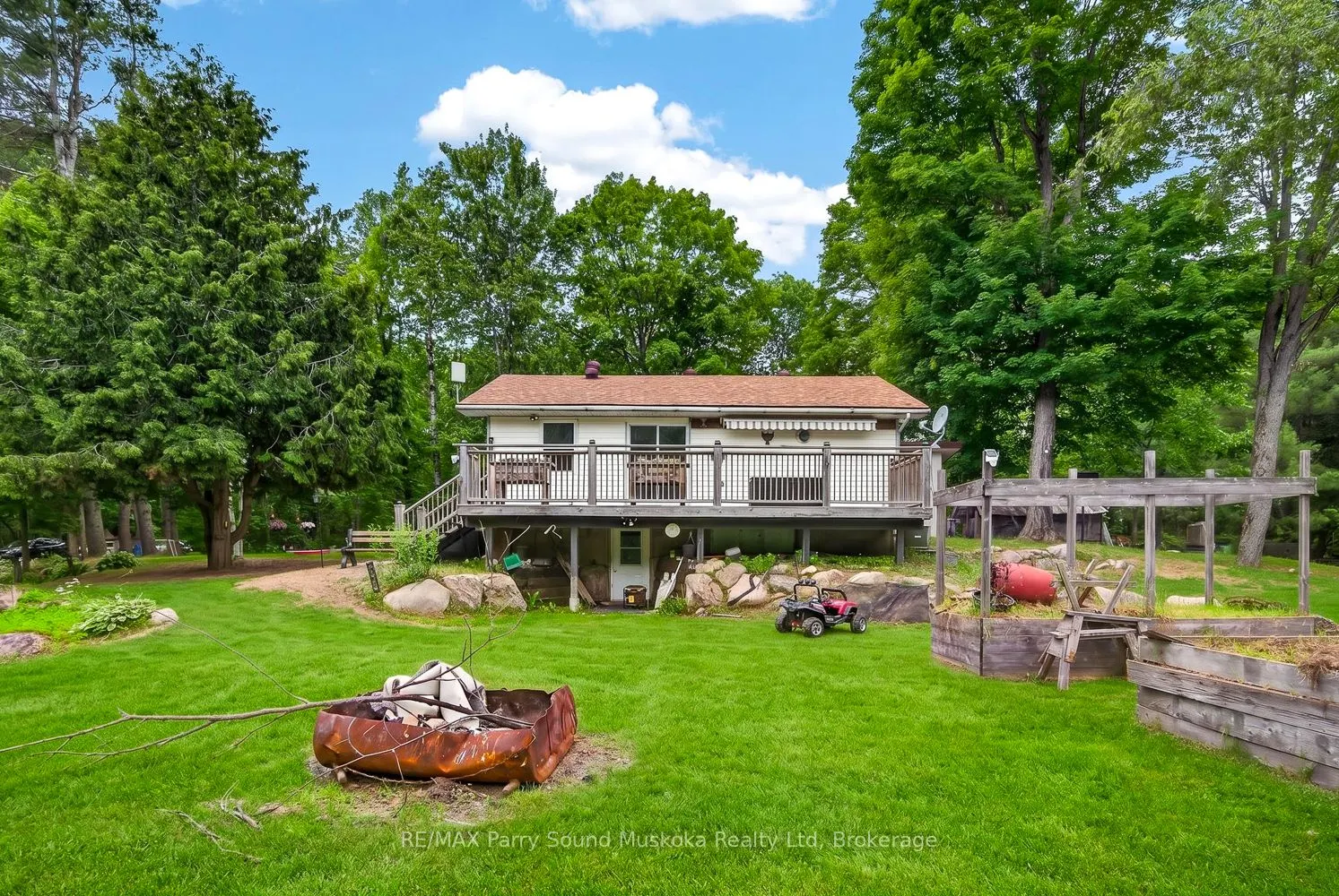 15 Toronto Lake Road