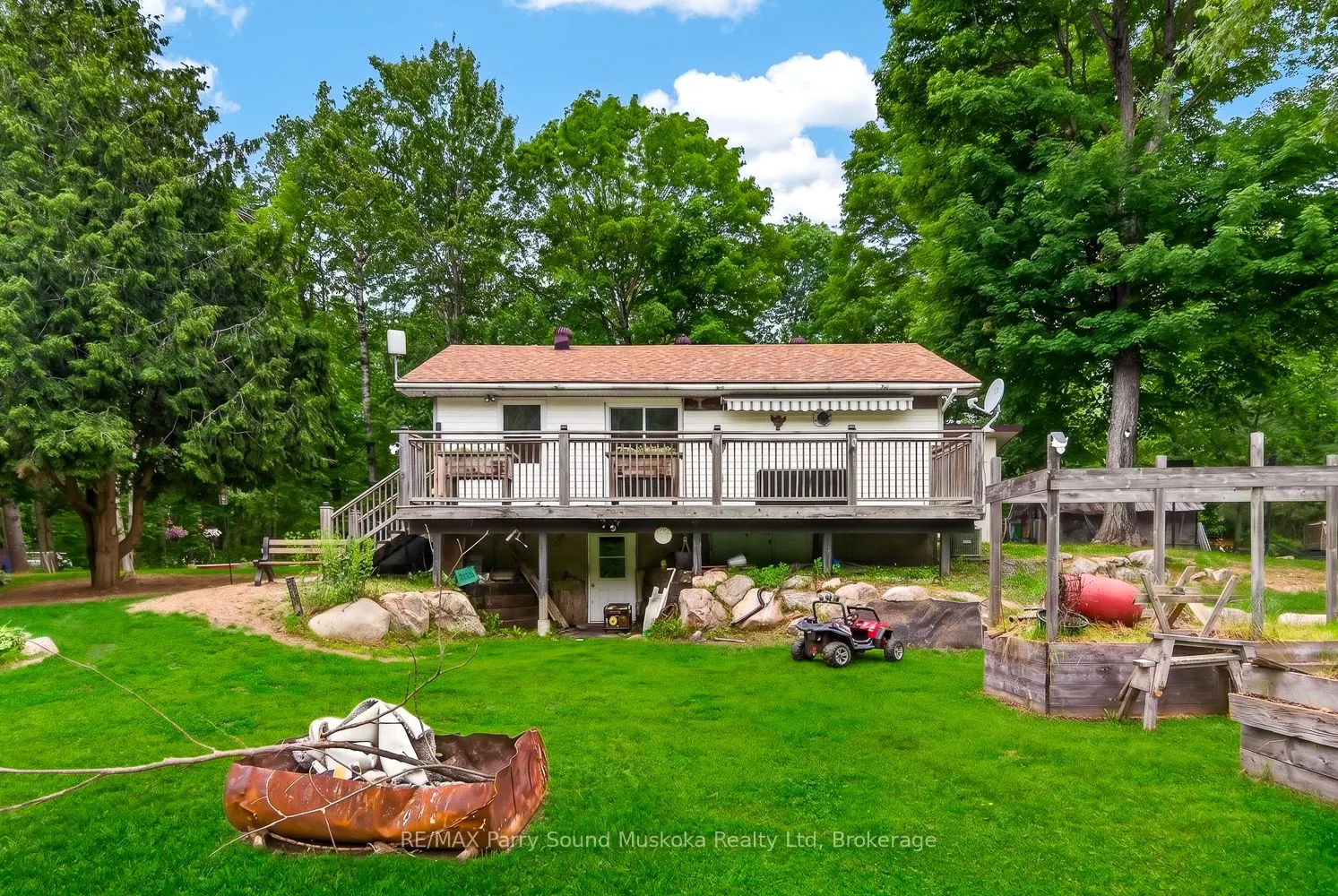 15 Toronto Lake Road