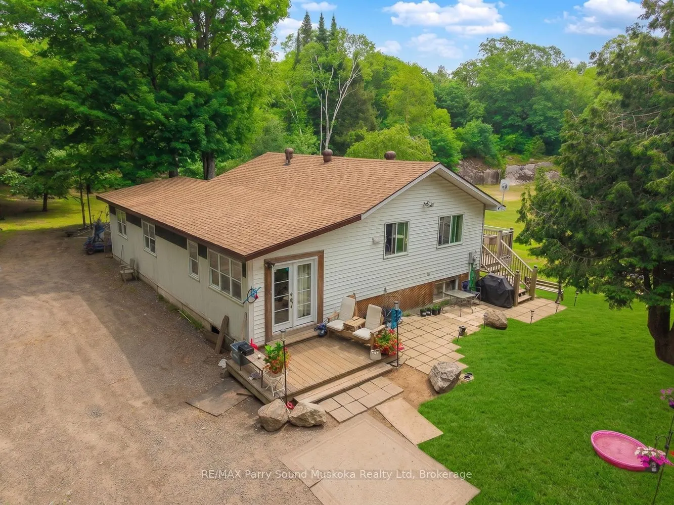 15 Toronto Lake Road