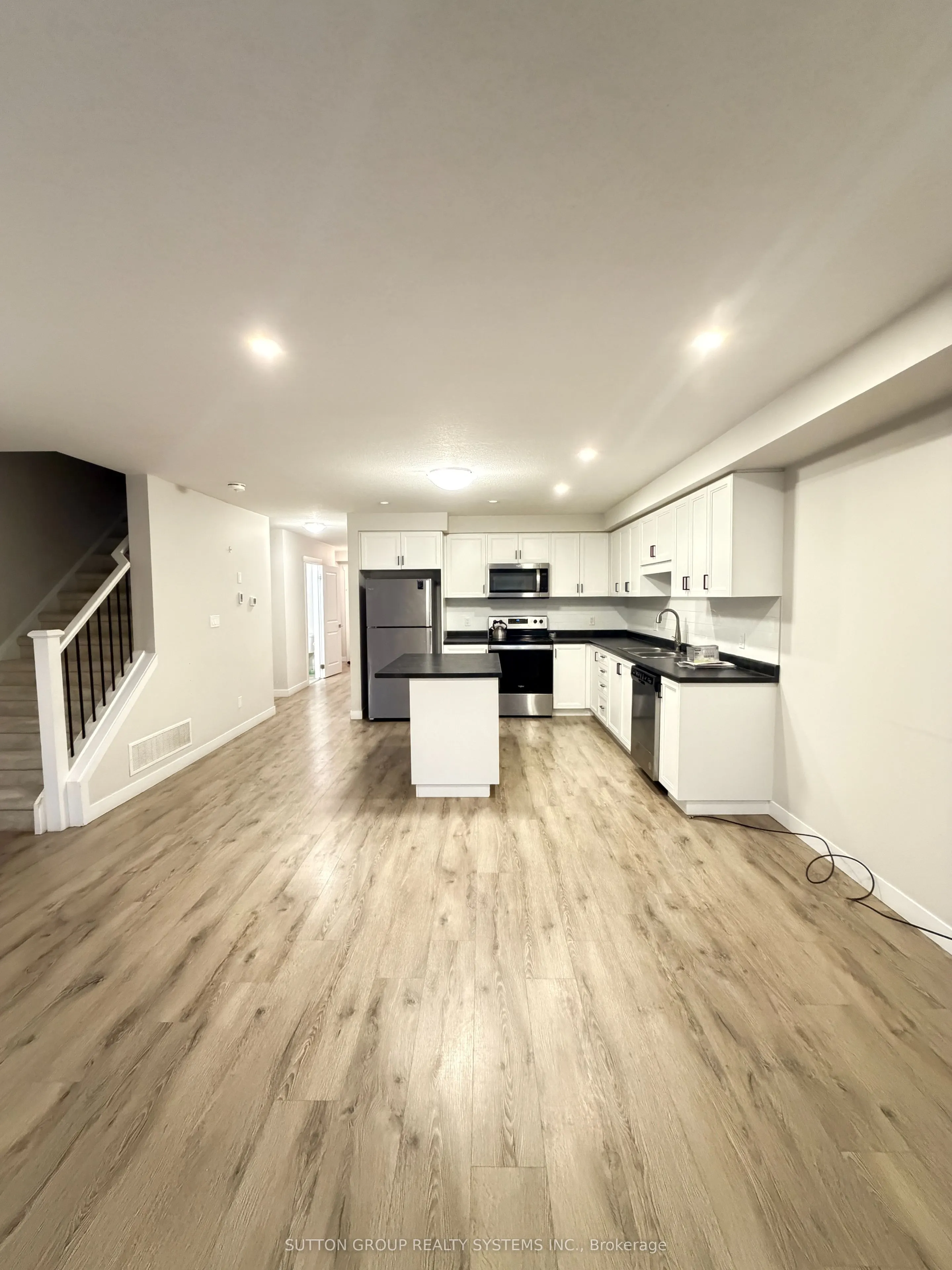 160 Stanley Street #4