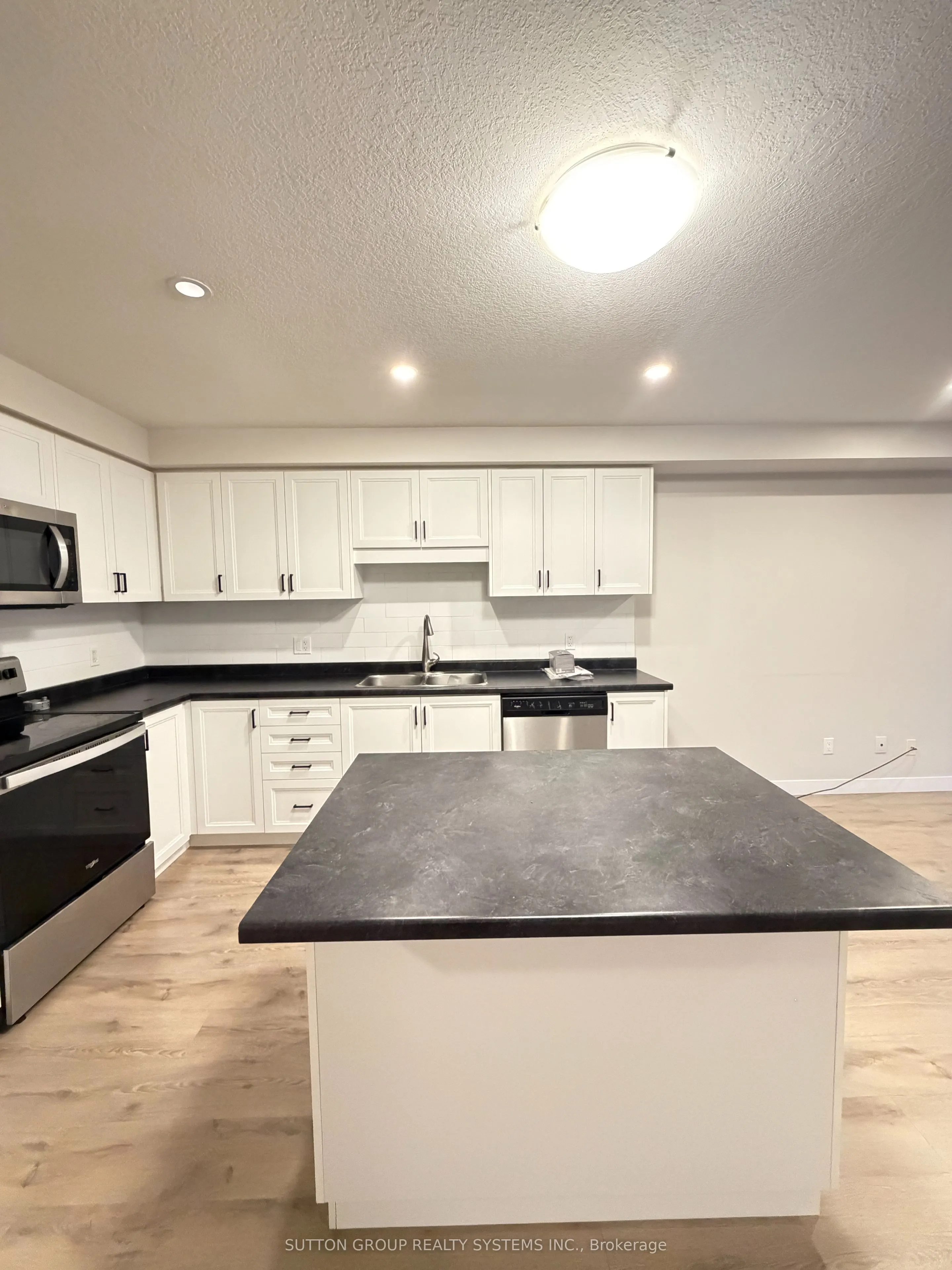 160 Stanley Street #4