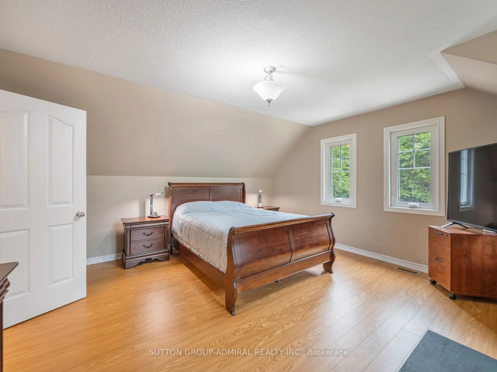 6886 Wellington Rd 16