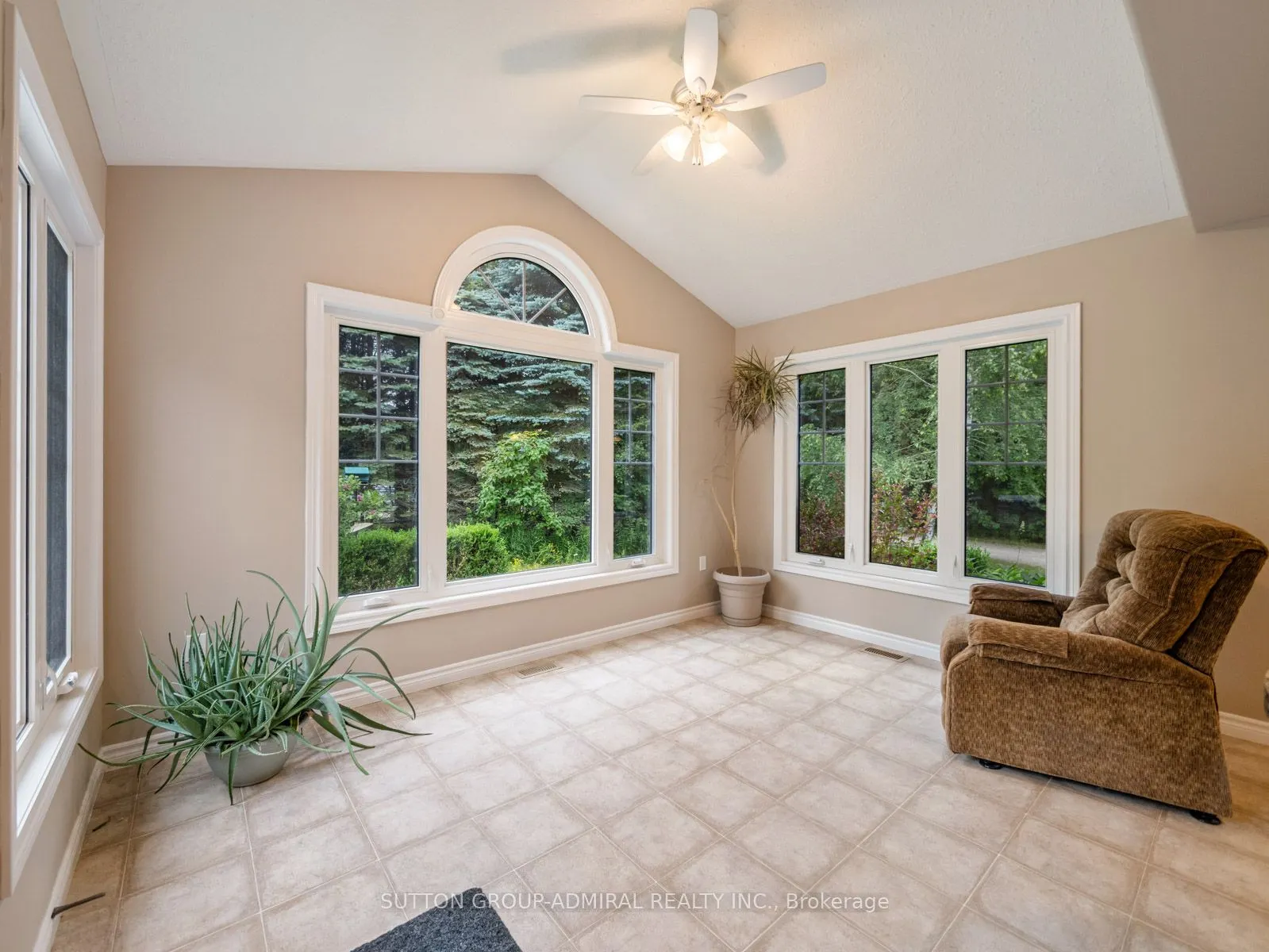 6886 Wellington Rd 16