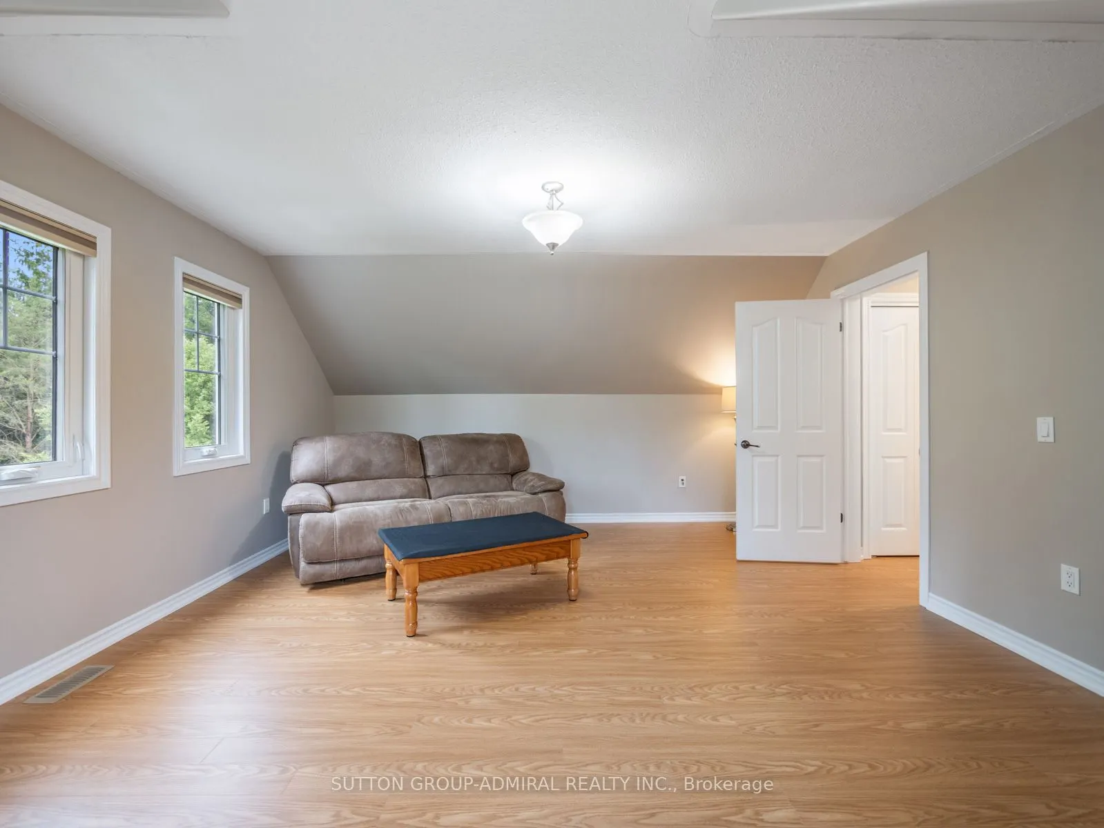6886 Wellington Rd 16
