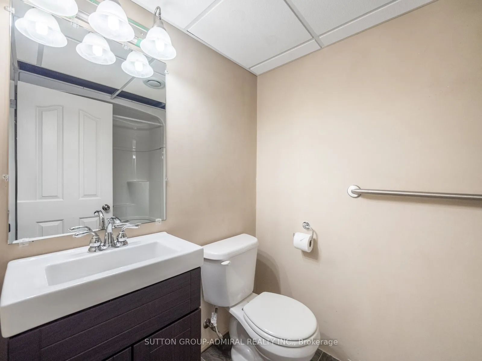 6886 Wellington Rd 16