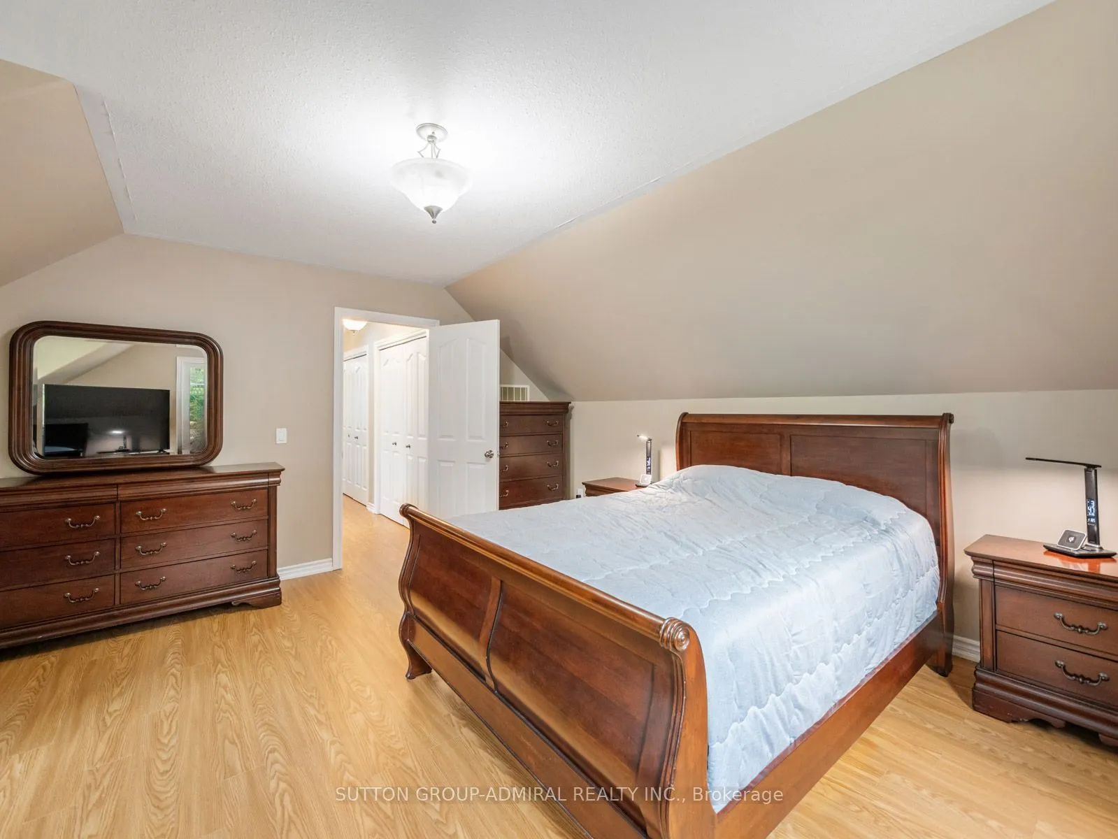 6886 Wellington Rd 16