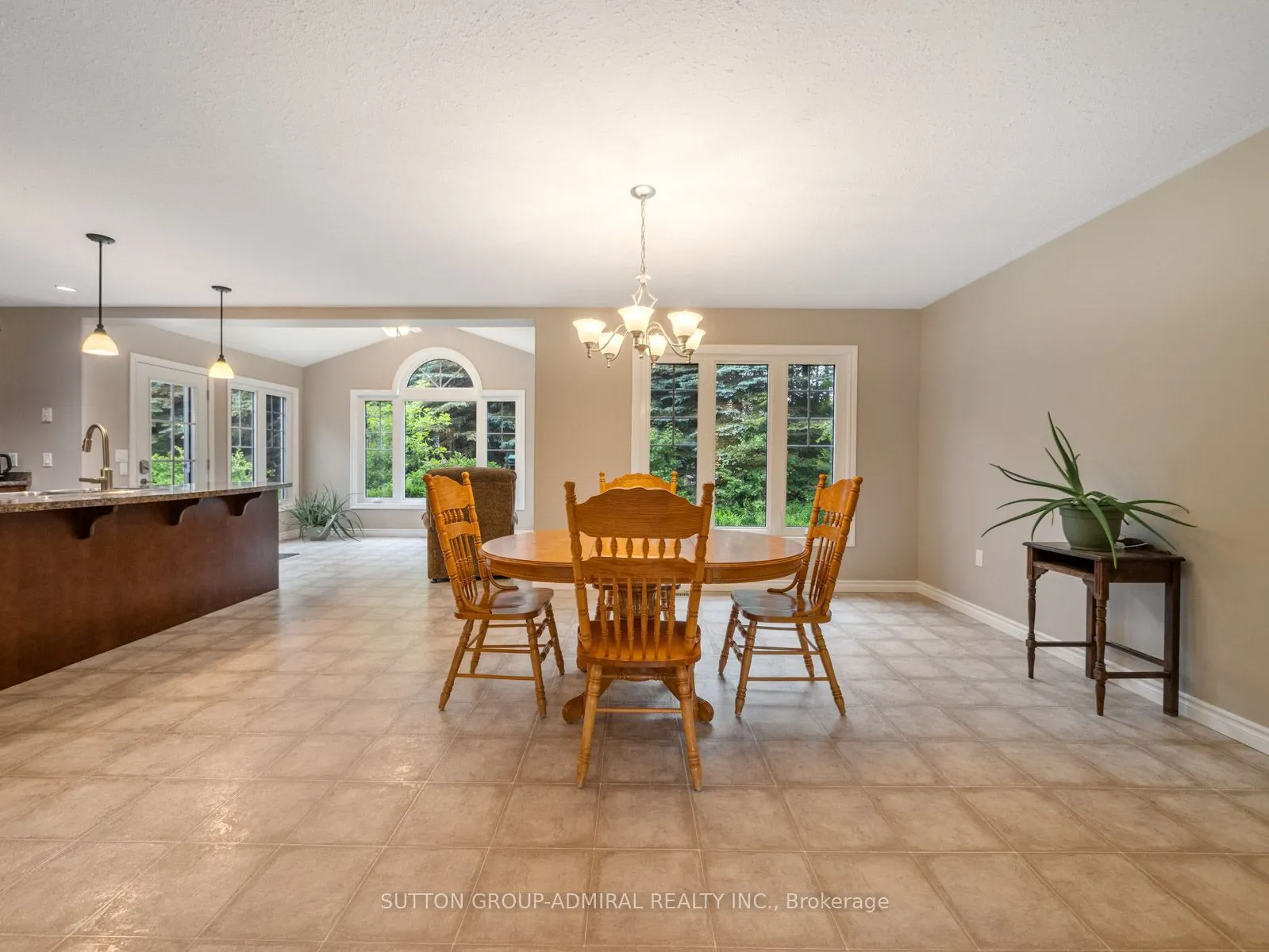 6886 Wellington Rd 16