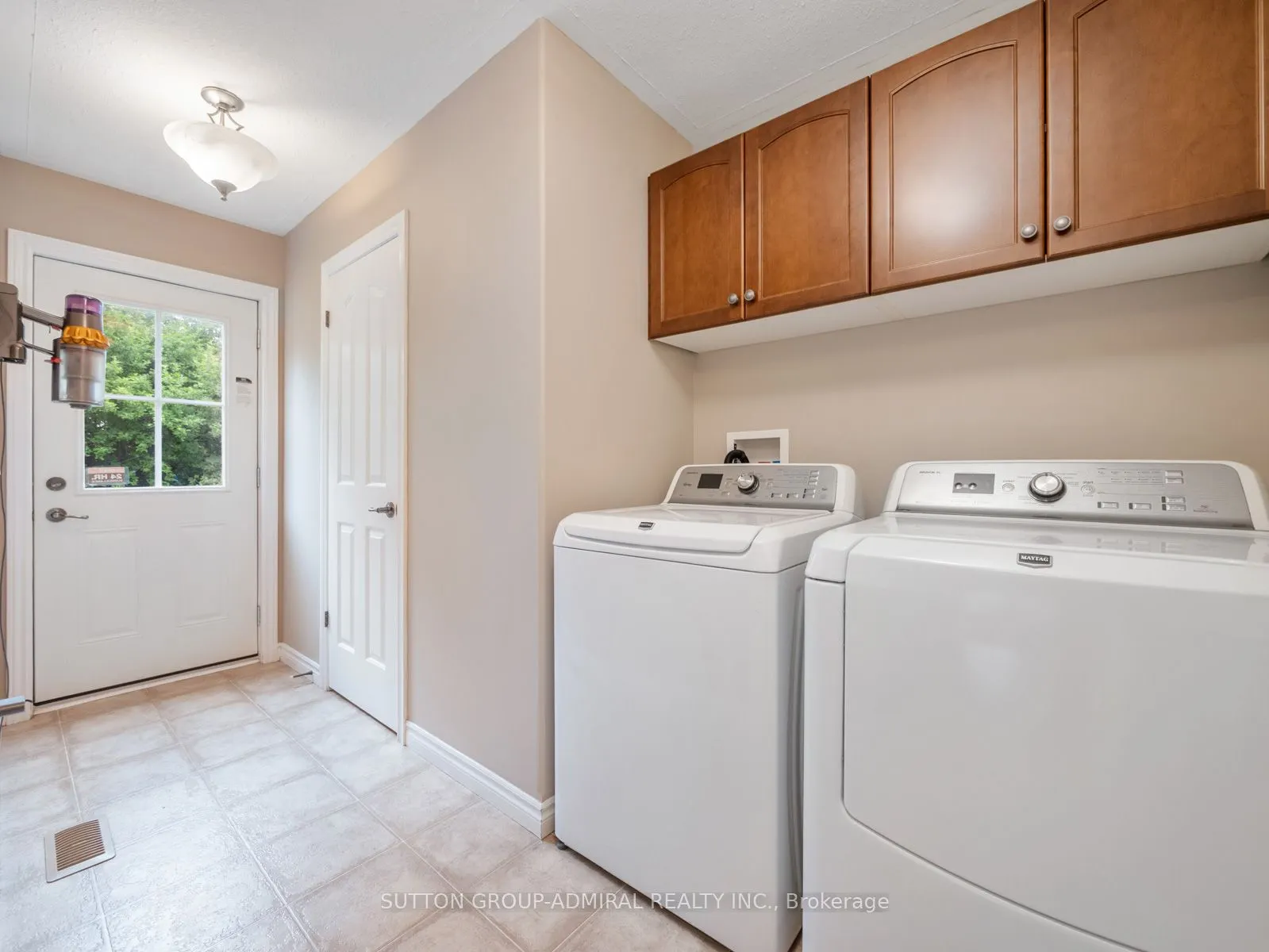 6886 Wellington Rd 16