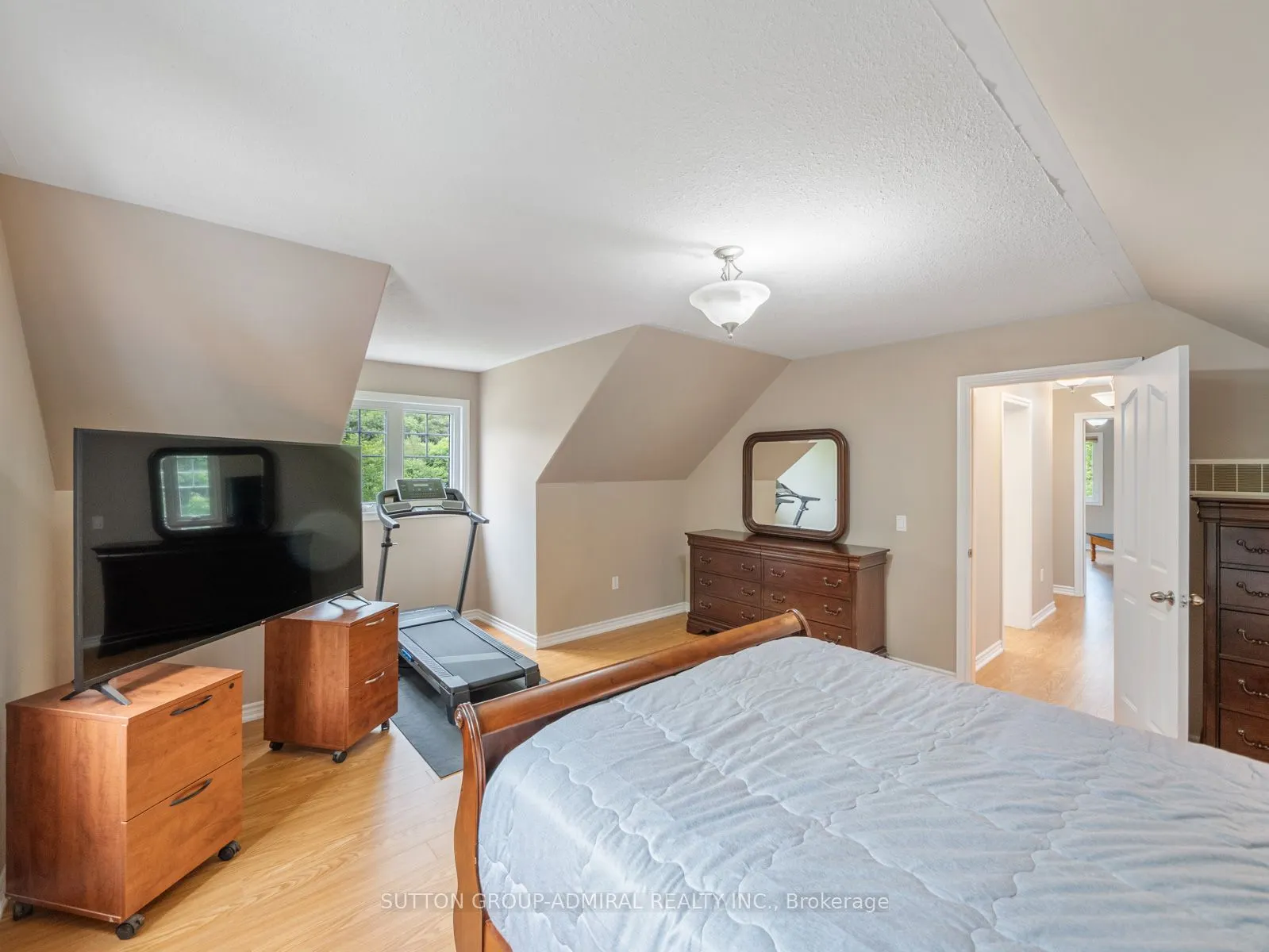 6886 Wellington Rd 16