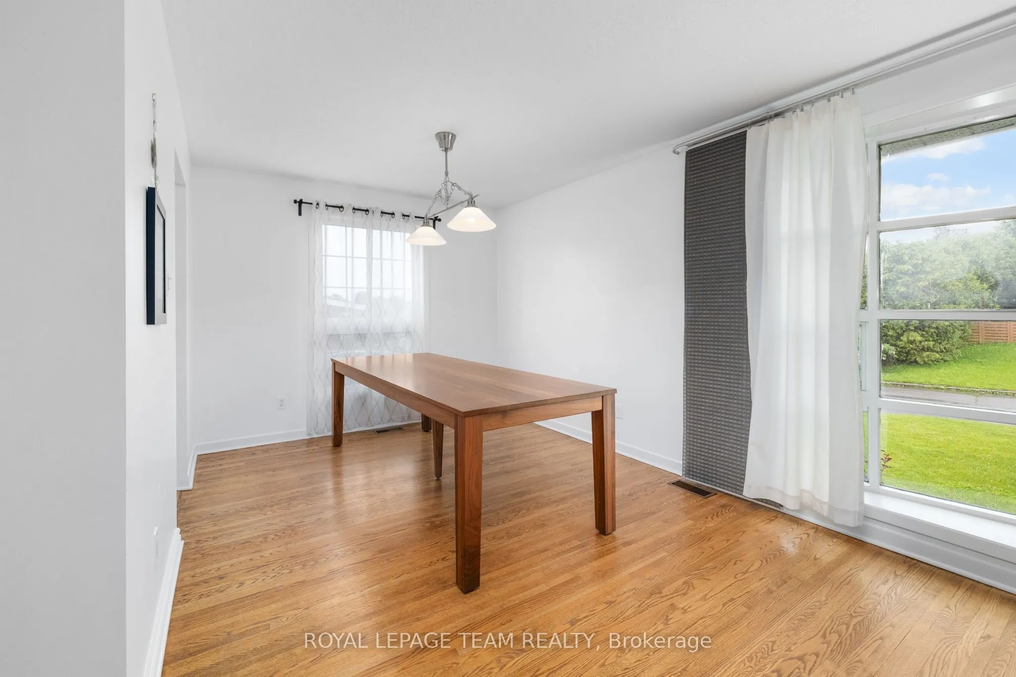 40 Woodmount Crescent
