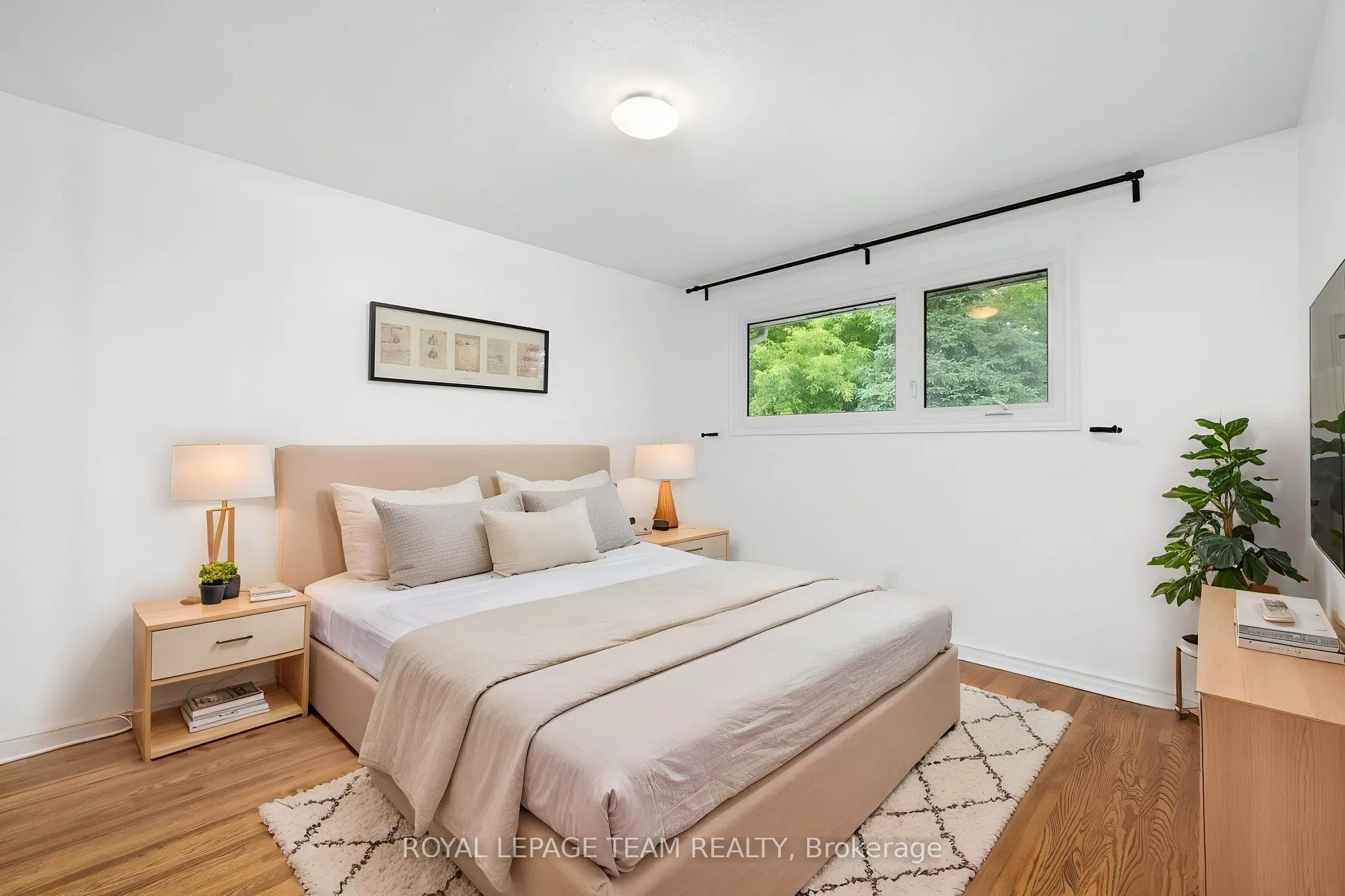 40 Woodmount Crescent