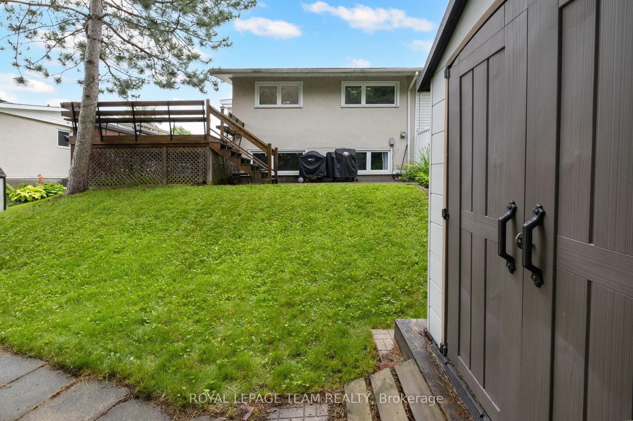 40 Woodmount Crescent