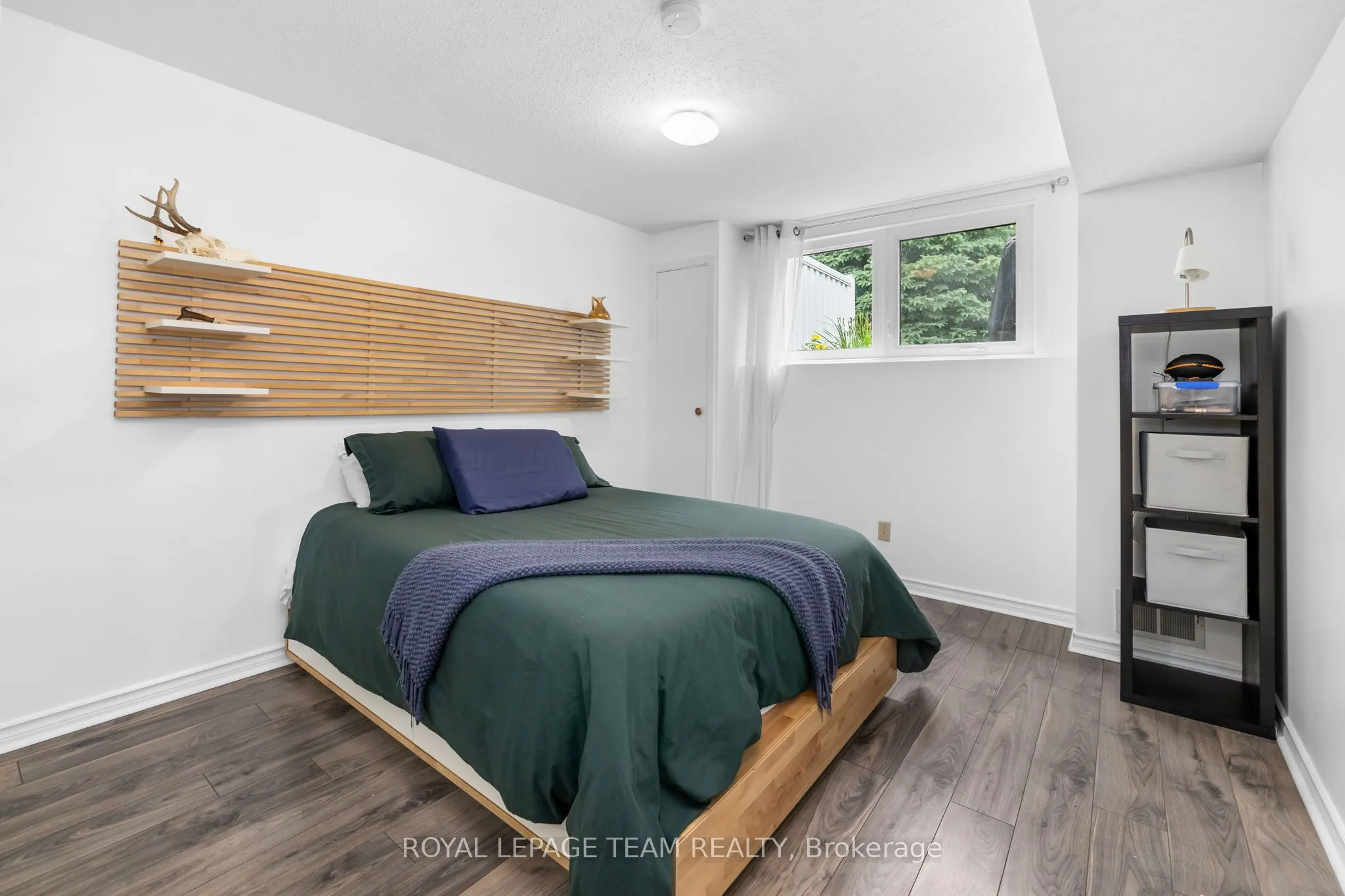 40 Woodmount Crescent