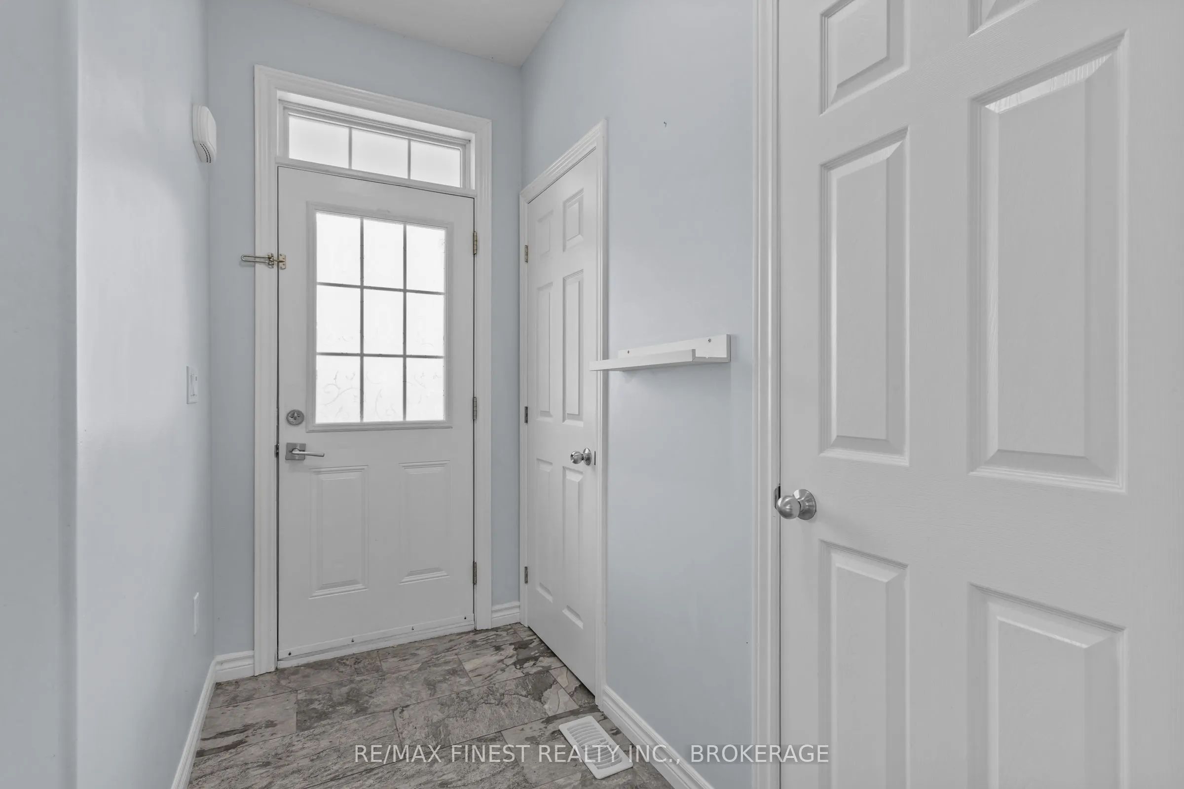 893 Ascot Lane