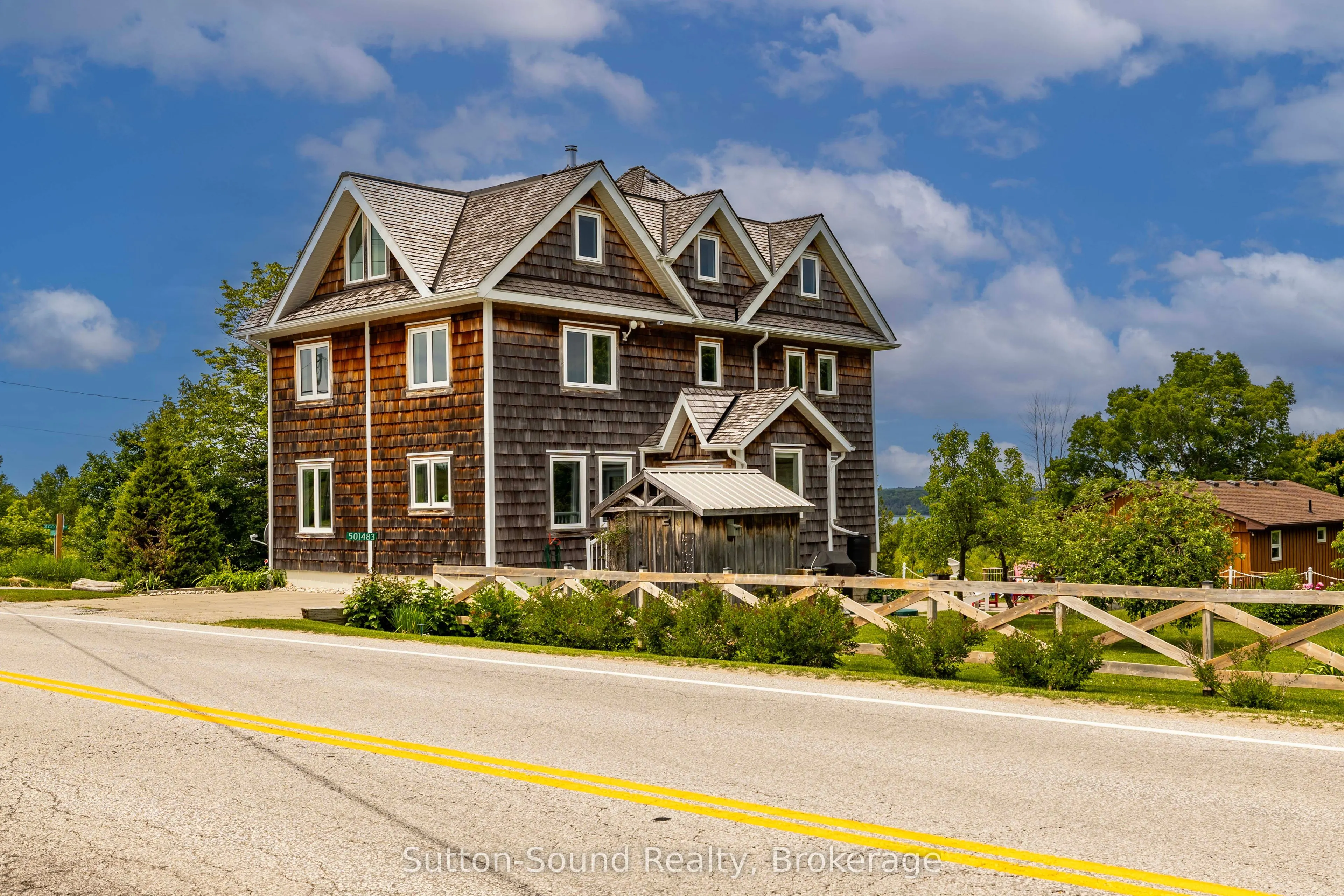 501483 Grey Road 1 Road