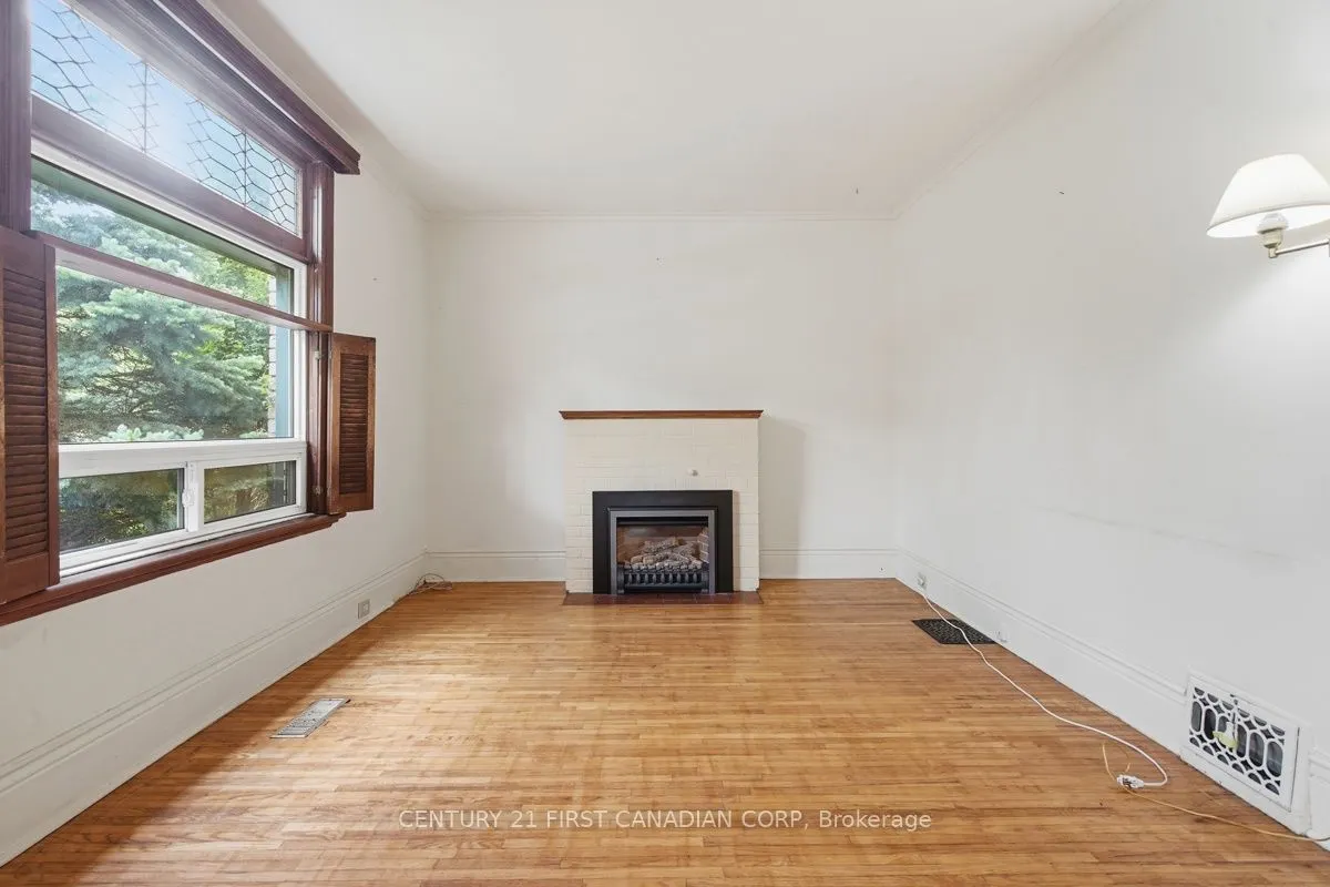 834 Colborne Street