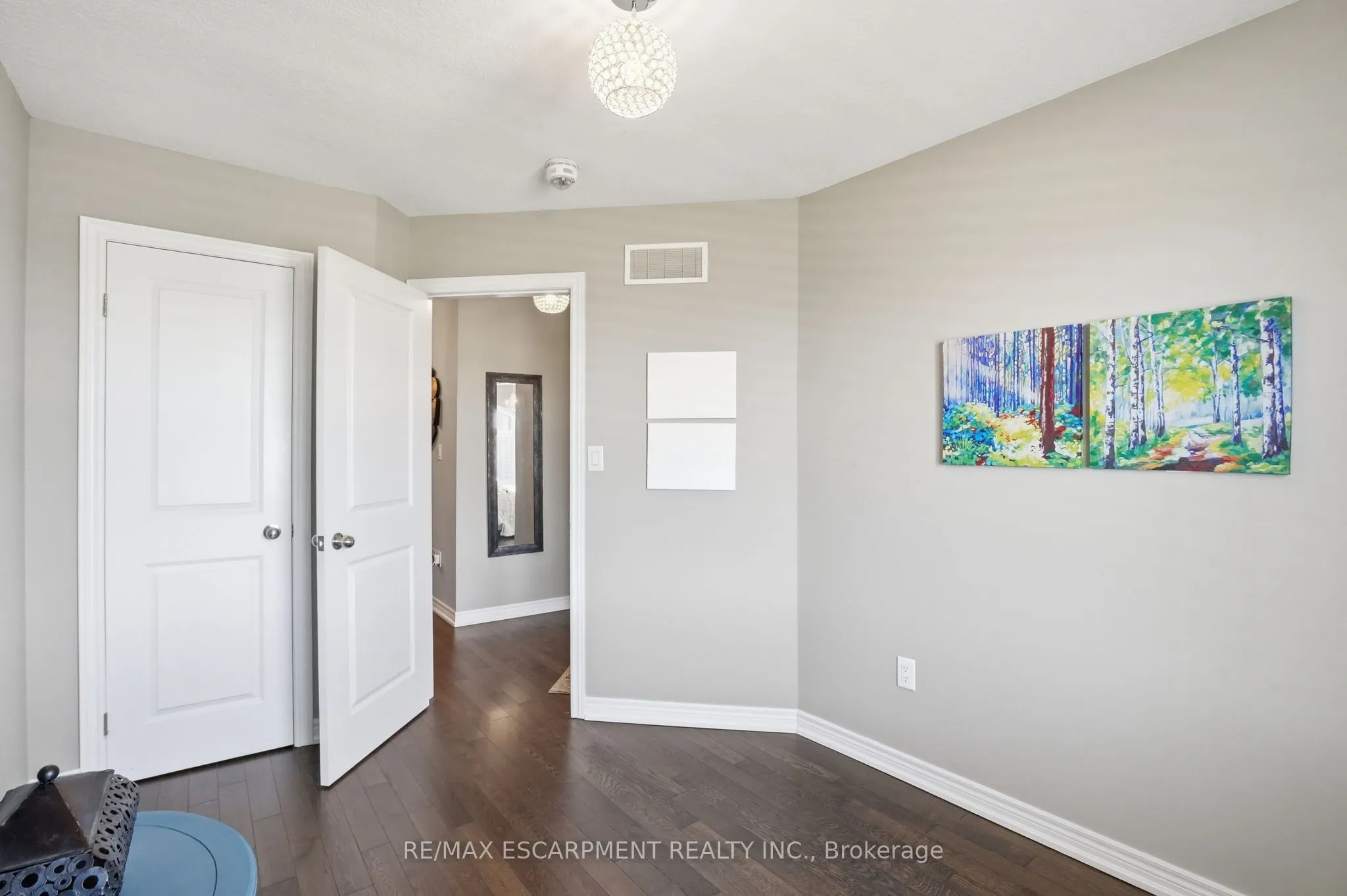 27 Crossings Way