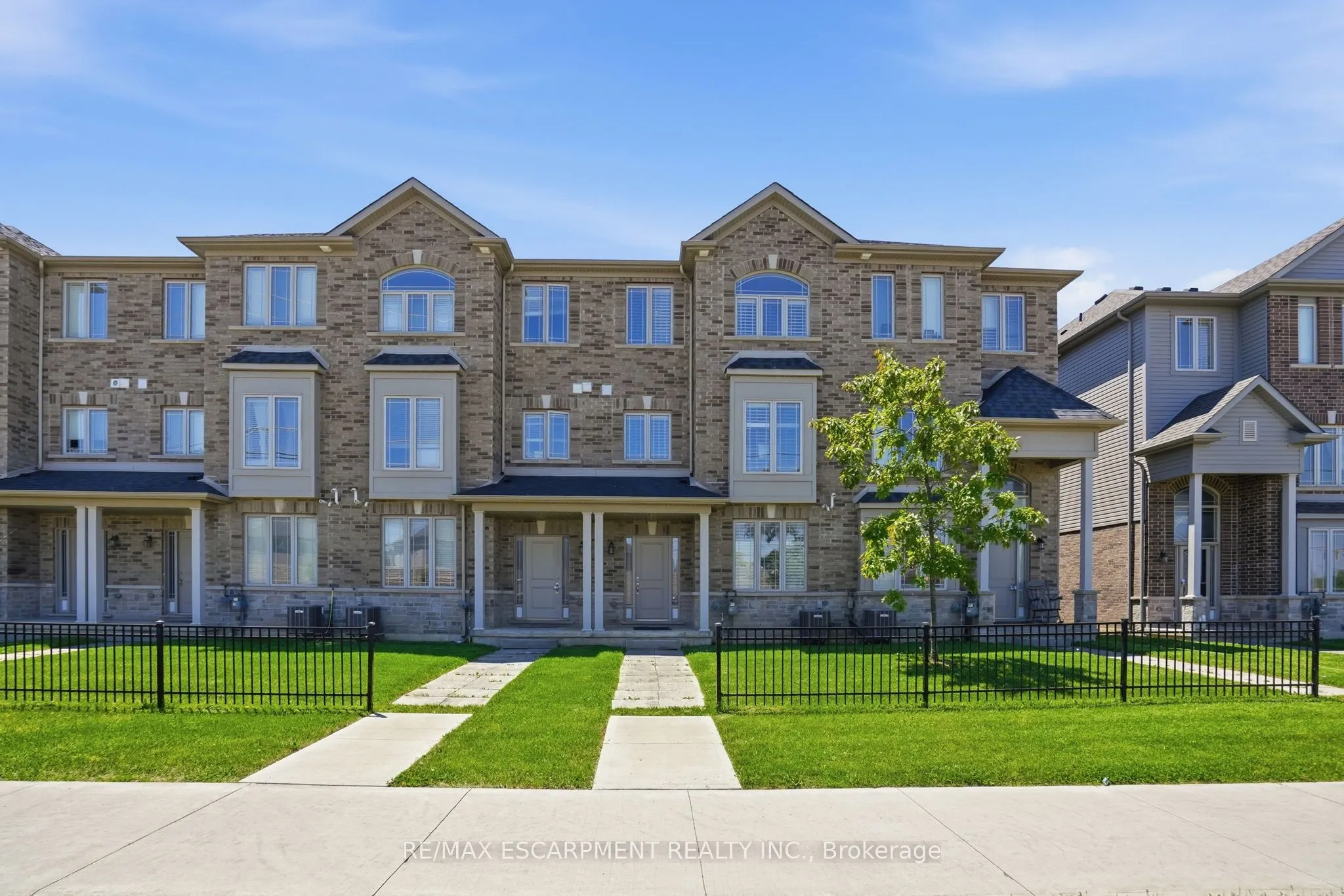 27 Crossings Way